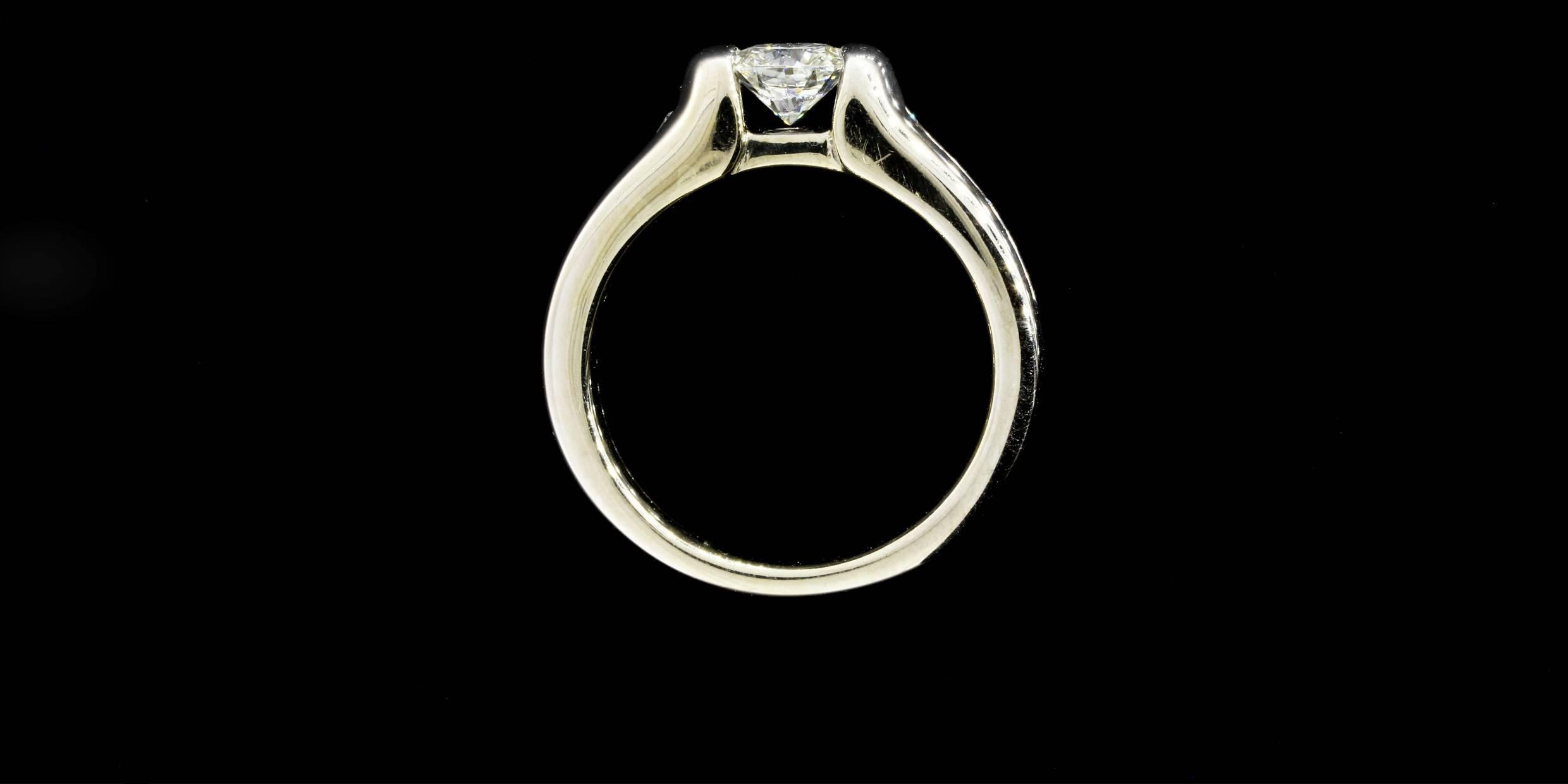 1 carat round diamond ring