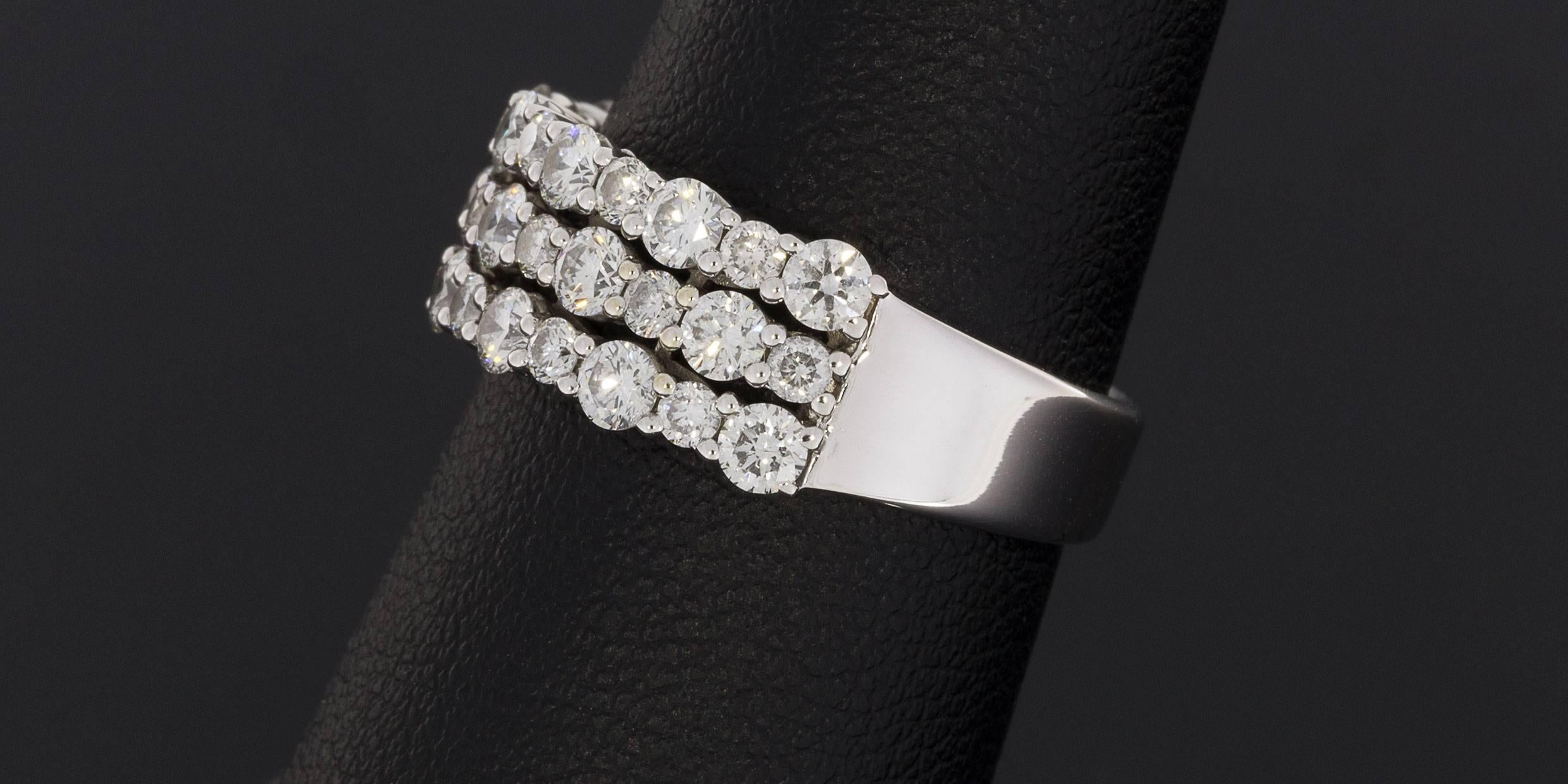18 Karat White Gold Round Diamond Shared Prong 3-Row Wedding Band Ring 2