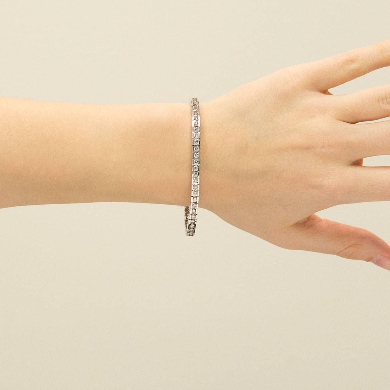 Round Diamond White Gold Channel Set Tennis Line Bracelet In New Condition In Columbia, MO