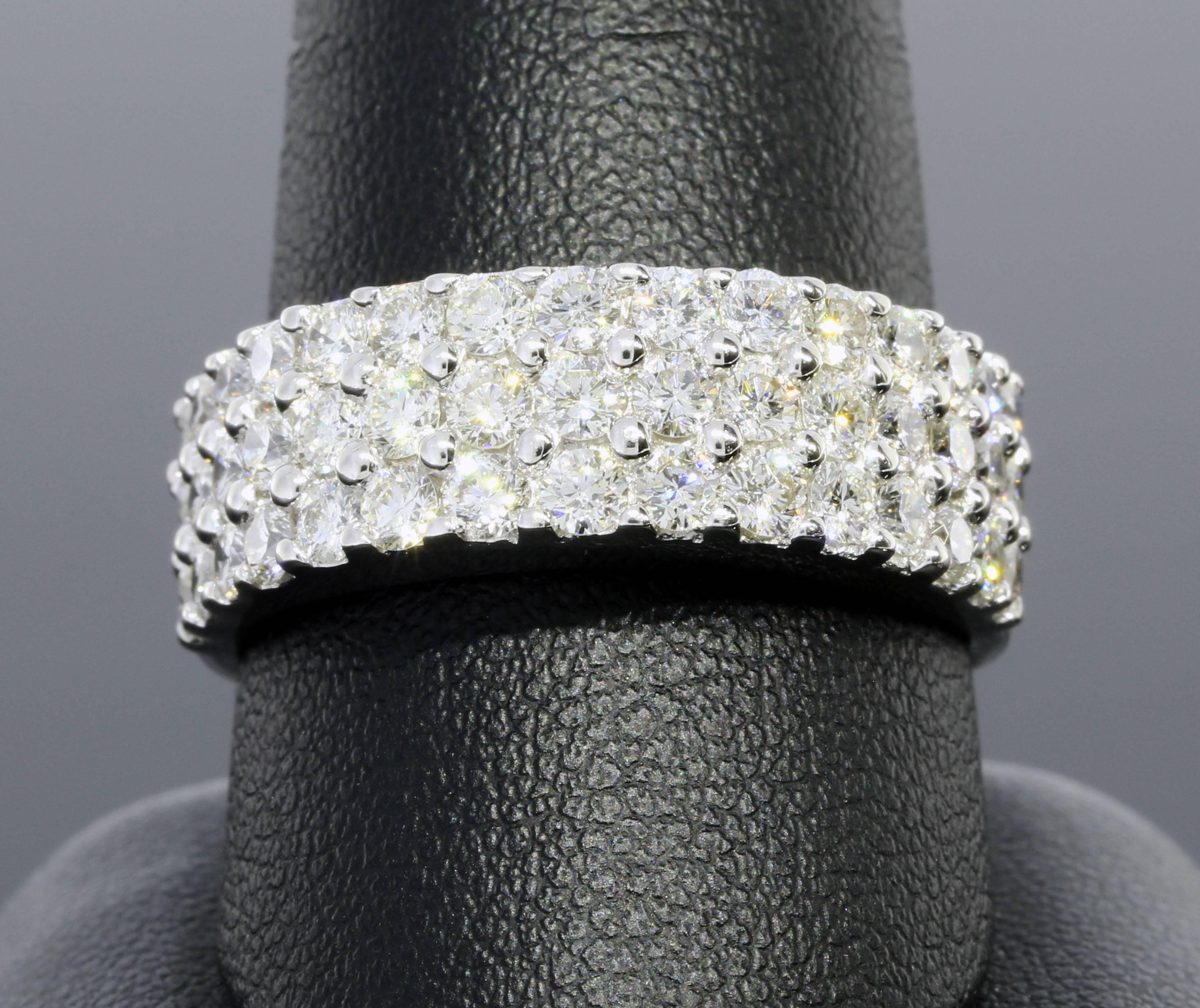 Women's White Gold Round Diamond Three Row Shared Prong Wedding Band Ring