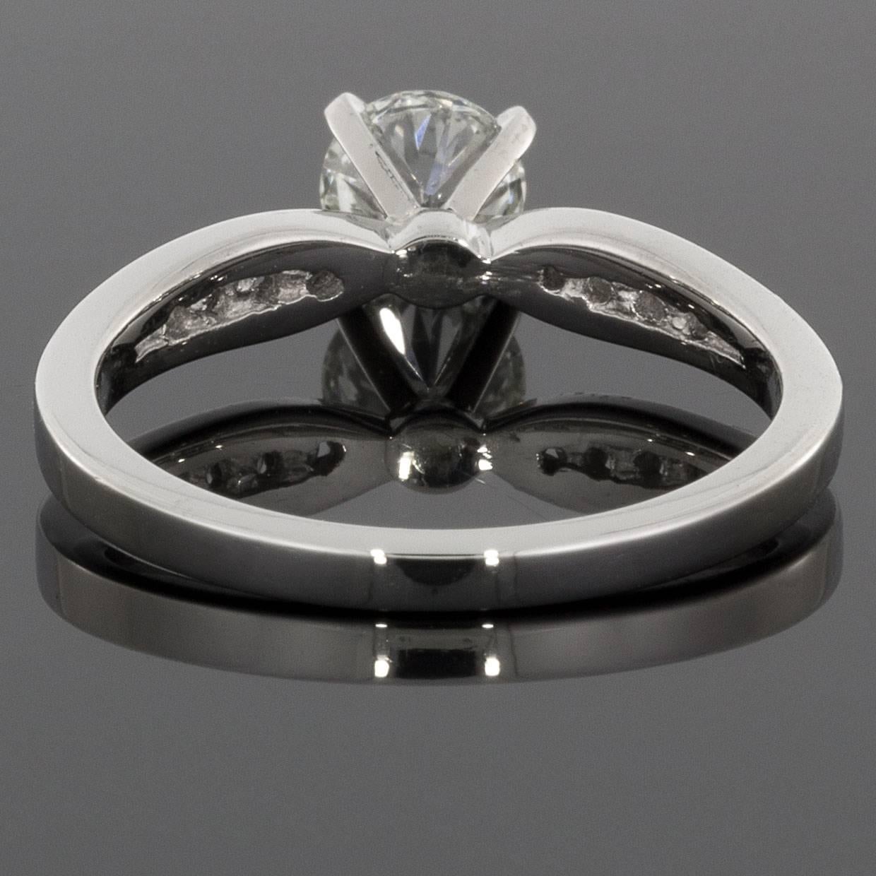 Round Diamond Platinum Pinch Channel Engagement Ring In Excellent Condition In Columbia, MO