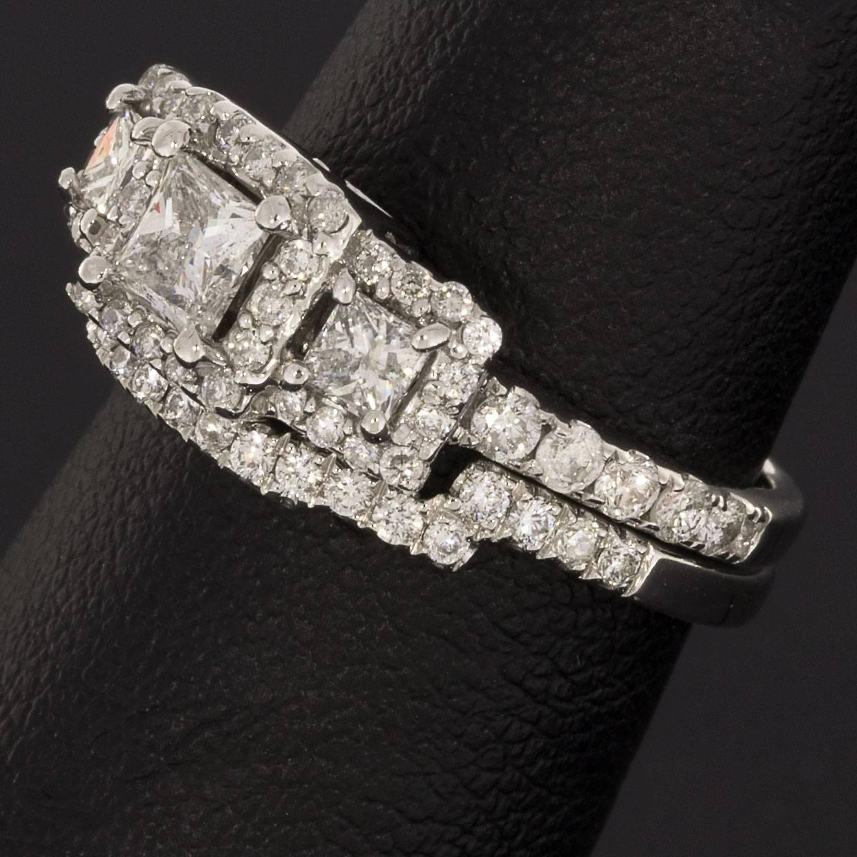 Princess Cut Diamond Three-Stone Halo Engagement Ring Wedding Band Set In Excellent Condition In Columbia, MO