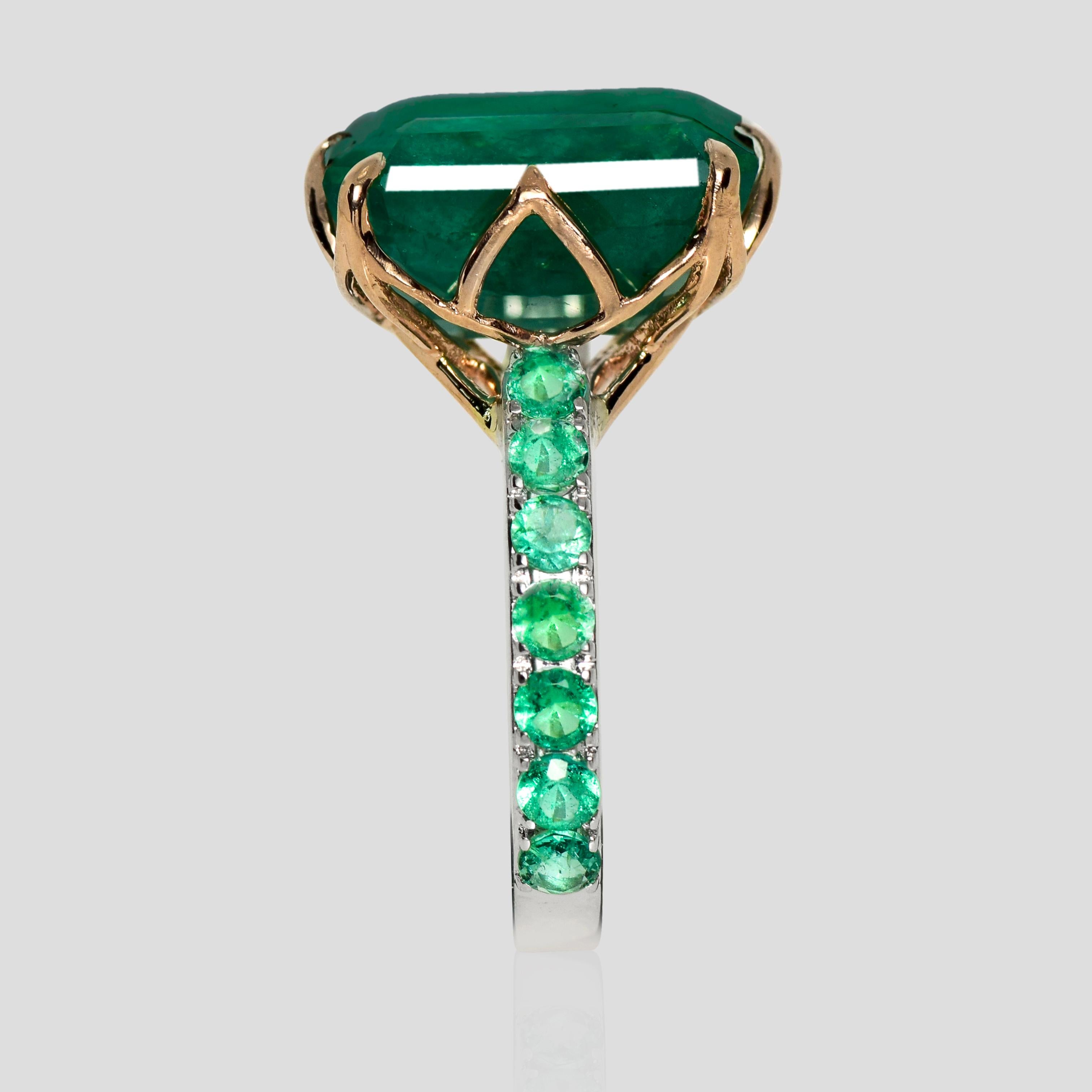 IGI 6,50 Ct 14K Dual Color Gold Sambia Vivid Green Emerald Verlobungsring für Damen oder Herren im Angebot