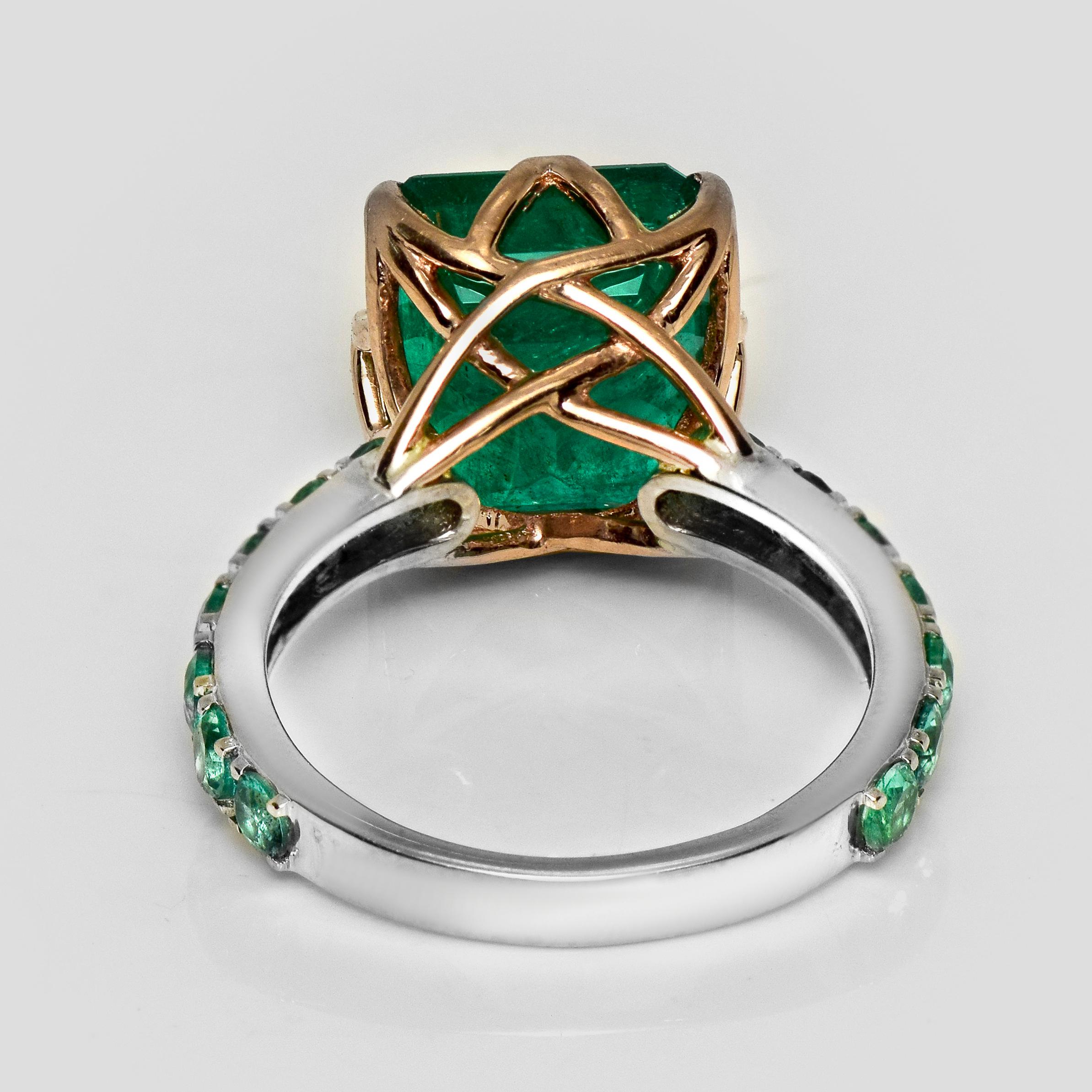 IGI 6,50 Ct 14K Dual Color Gold Sambia Vivid Green Emerald Verlobungsring im Angebot 1