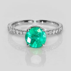 IGI 14K 1,46 Karat Smaragd aus Kolumbien in Naturfarbe mit Diamanten – Verlobungsring im Antik-Stil