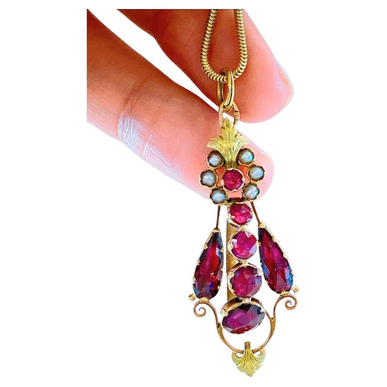 Antique 18 karat Gold Ruby Pendant For Sale at 1stDibs