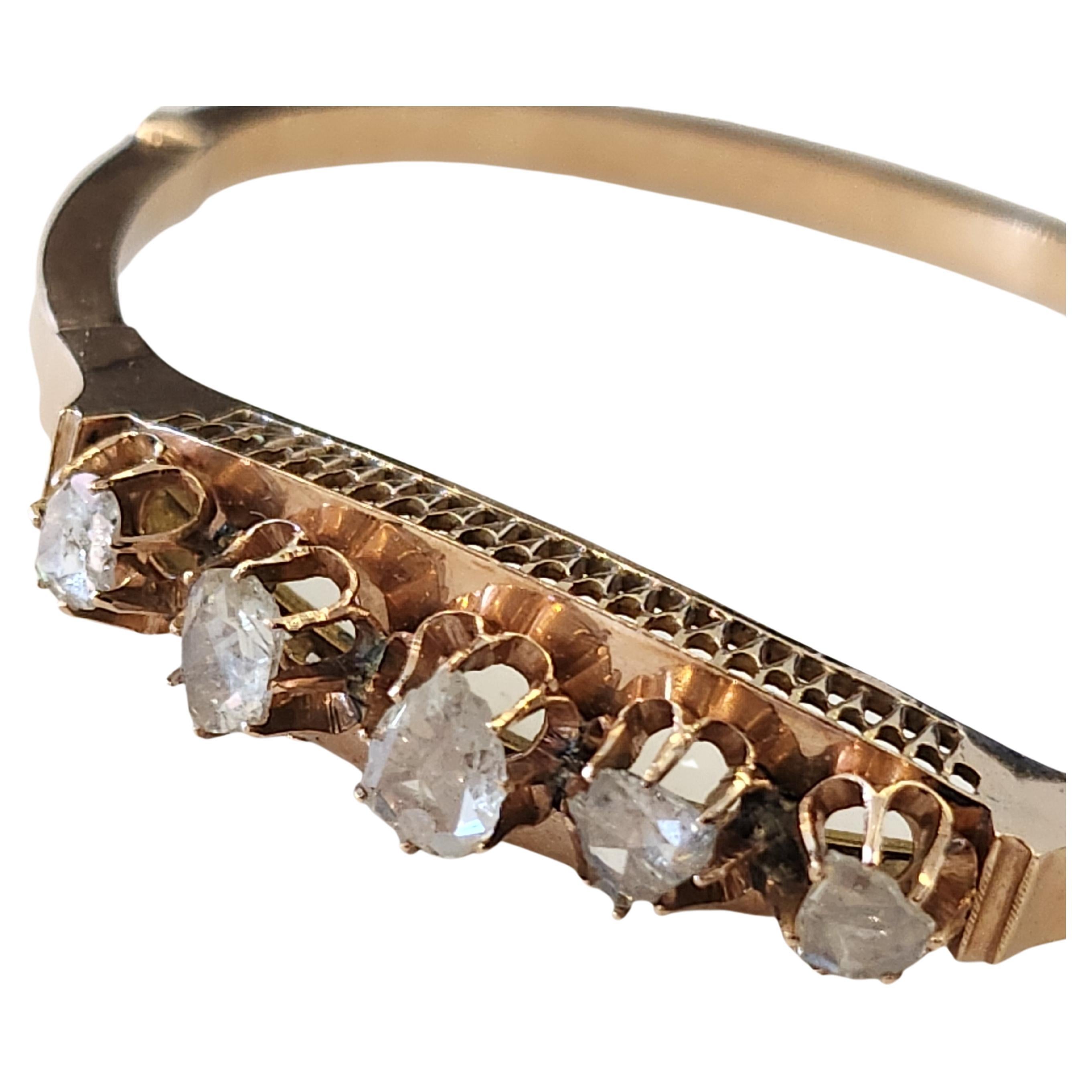 Antique 1880s Rose Cut Diamond Russian Gold Bangle Bracelet In Good Condition For Sale In Cairo, EG