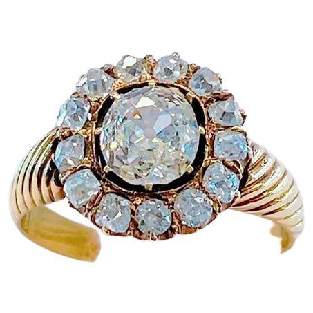 Antiker russischer Solitär-Ring aus Gold mit Diamant im alten Minenschliff im Angebot