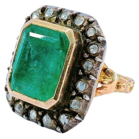 Antique Emerald And Rose Cut Diamond Gold Ring