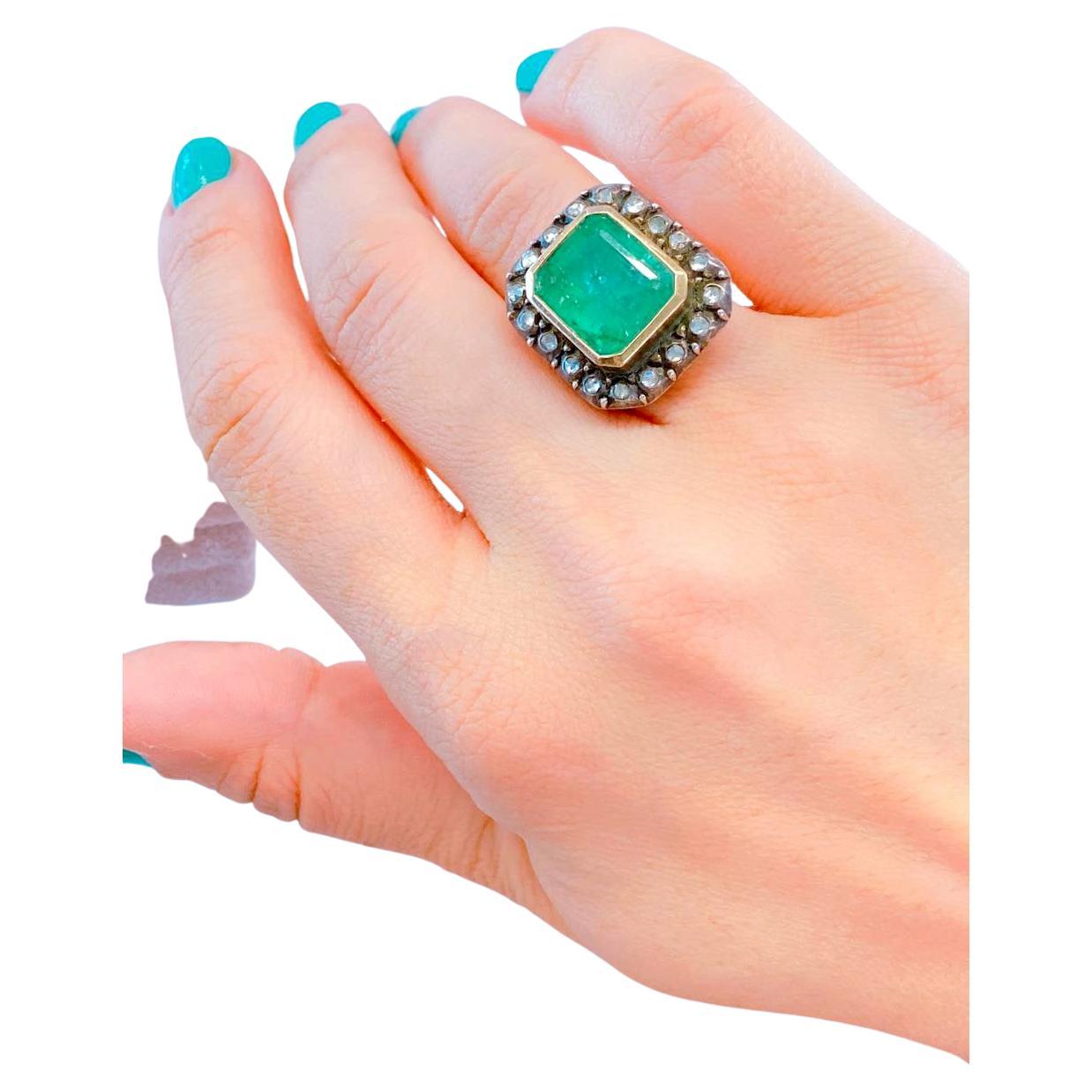 Bague ancienne Astro Hungerian en or avec émeraude et diamants taille rose Unisexe en vente