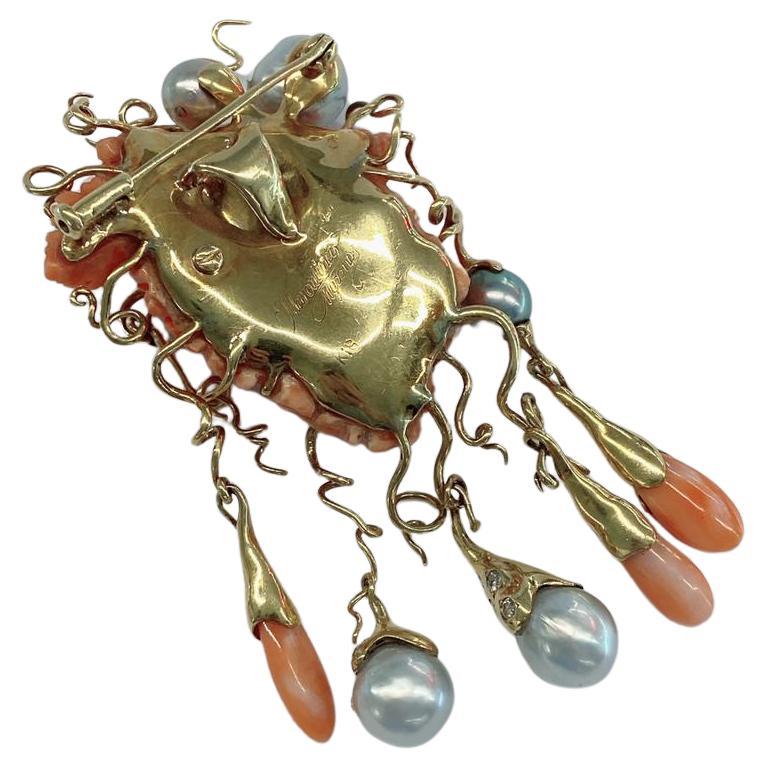 Pendentif broche vintage camée en or avec corail, diamants et perles des mers du Sud en vente 2