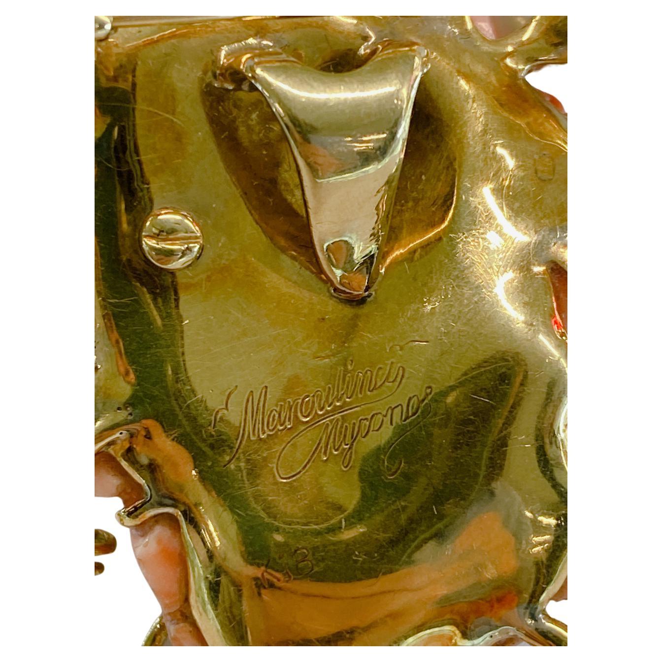 Pendentif broche vintage camée en or avec corail, diamants et perles des mers du Sud en vente 1