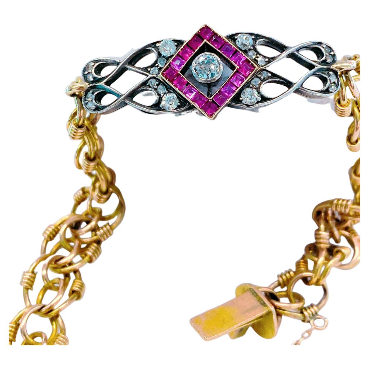 Bracelet russe ancien à maillons en or avec rubis et diamants Bon état - En vente à Cairo, EG