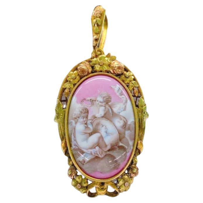 Colgante Relicario de Oro con Esmalte Antiguo