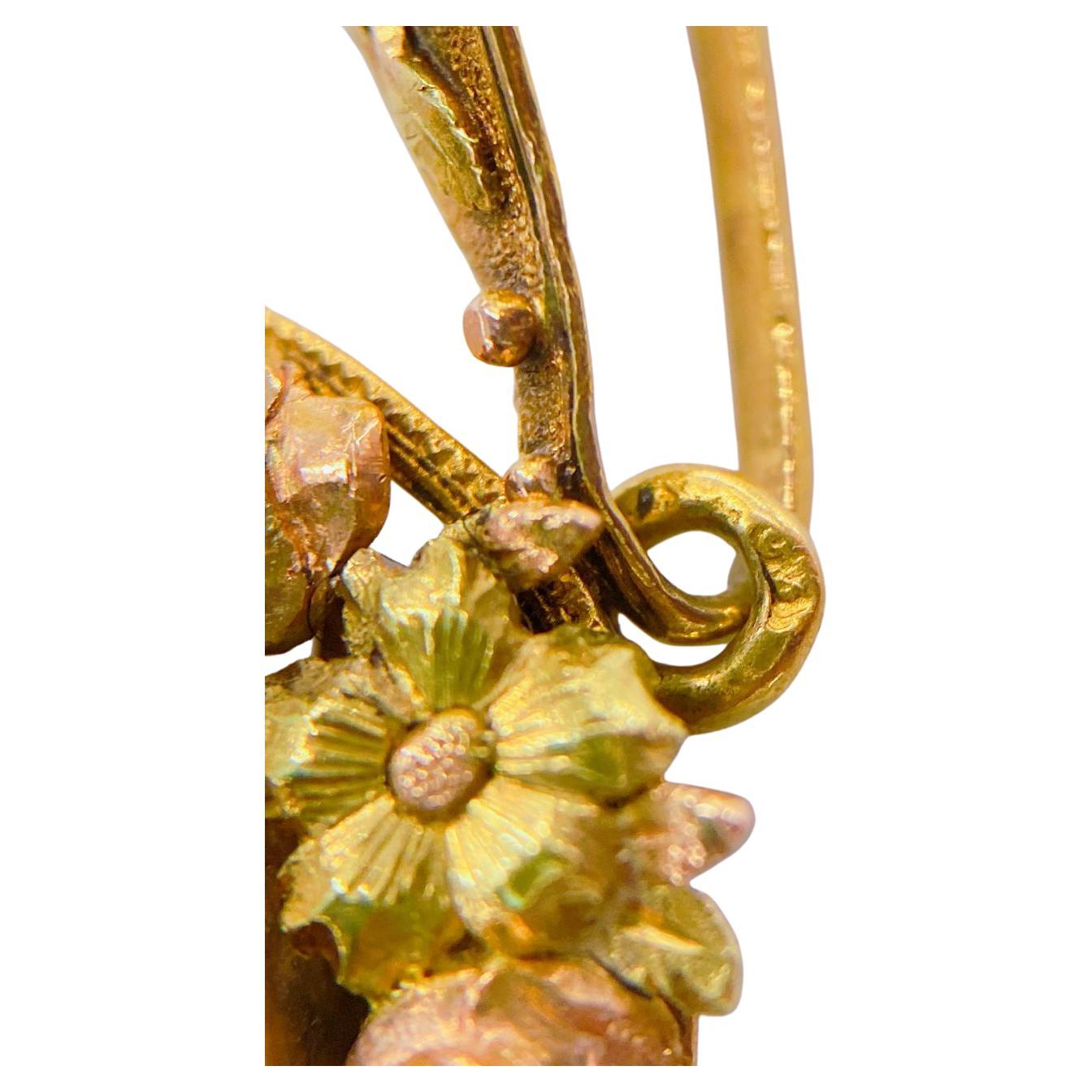 Pendentif médaillon en or émaillé Pour femmes en vente