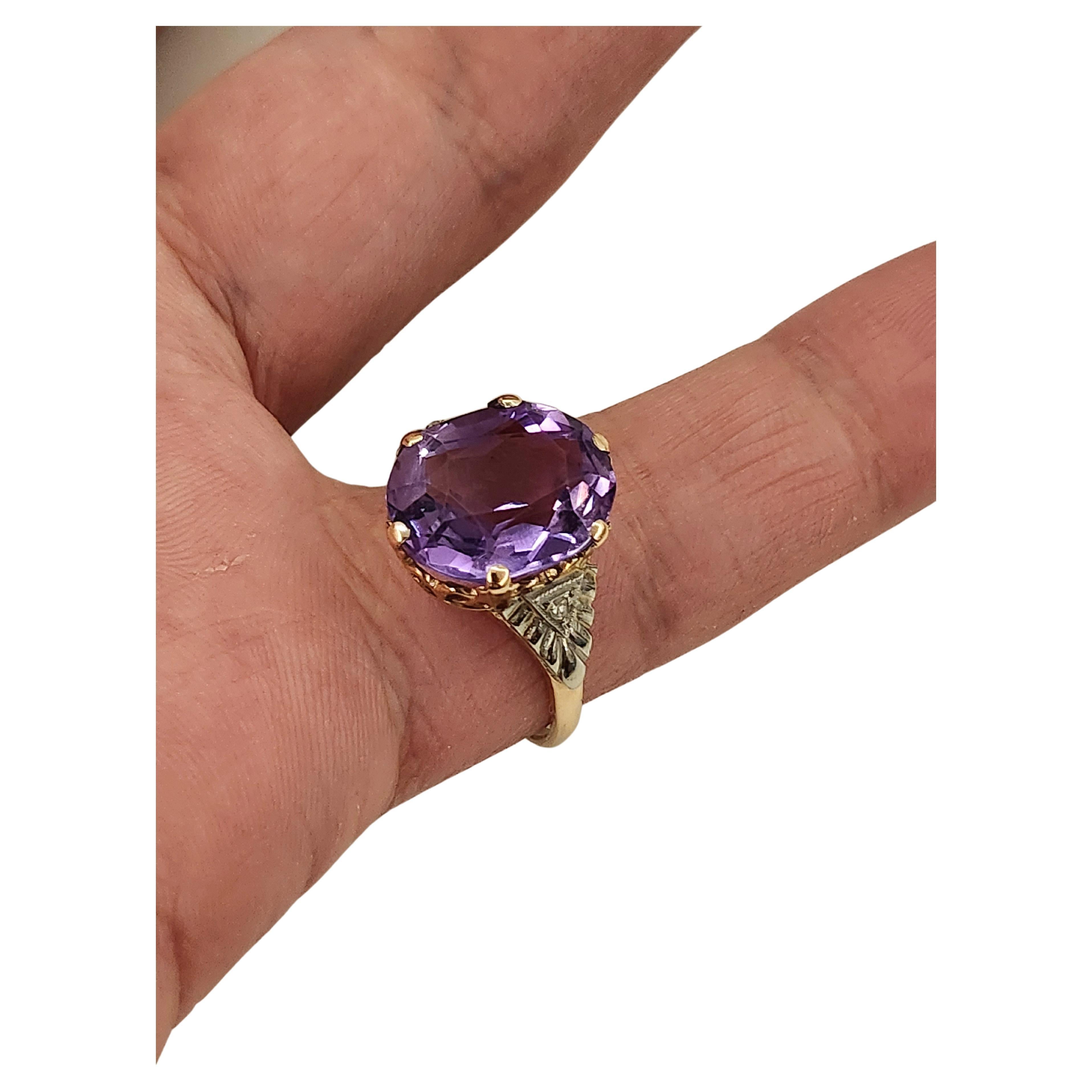Vintage Siberian Amethyst Gold Ring In Good Condition For Sale In Cairo, EG
