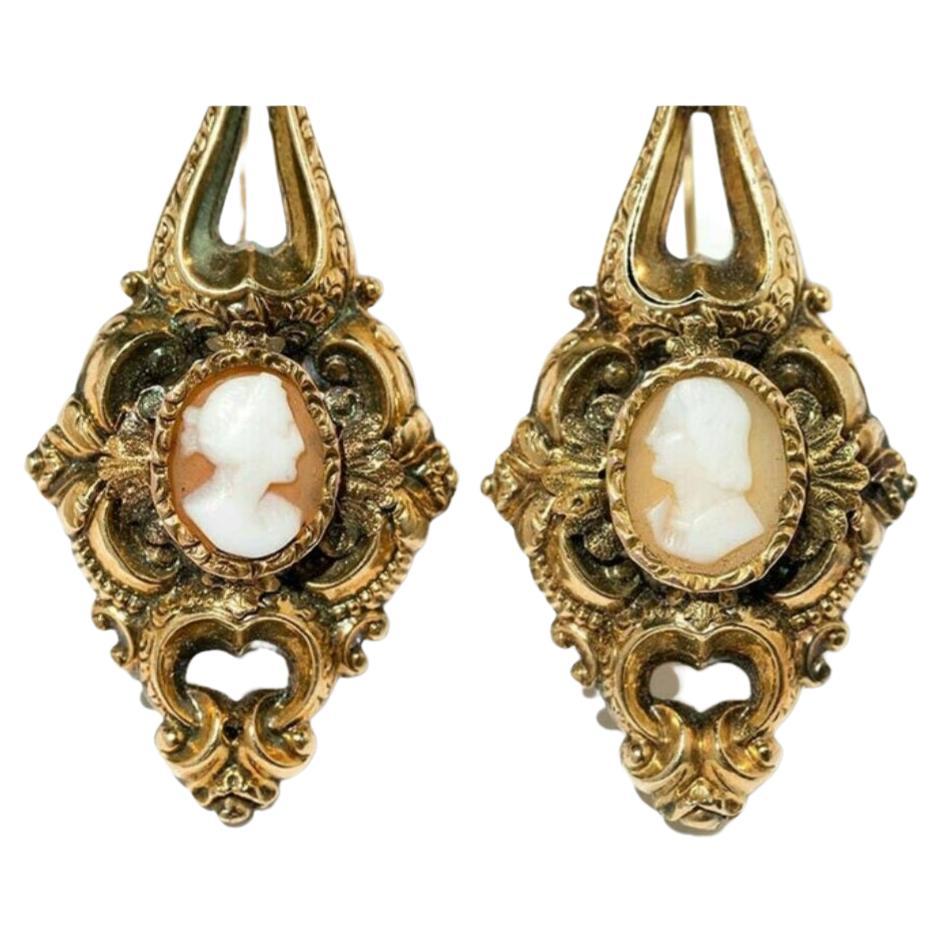«Pendientes antiguos de oro amarillo de 14k con camafeo barroco, Alemania, hacia 1850»