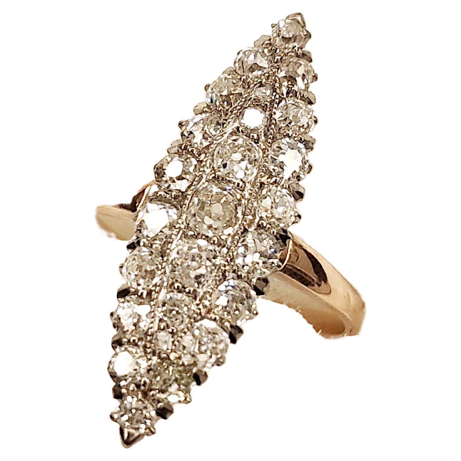 Antiguo Anillo de Oro con Diamantes talla Mina Antiguo