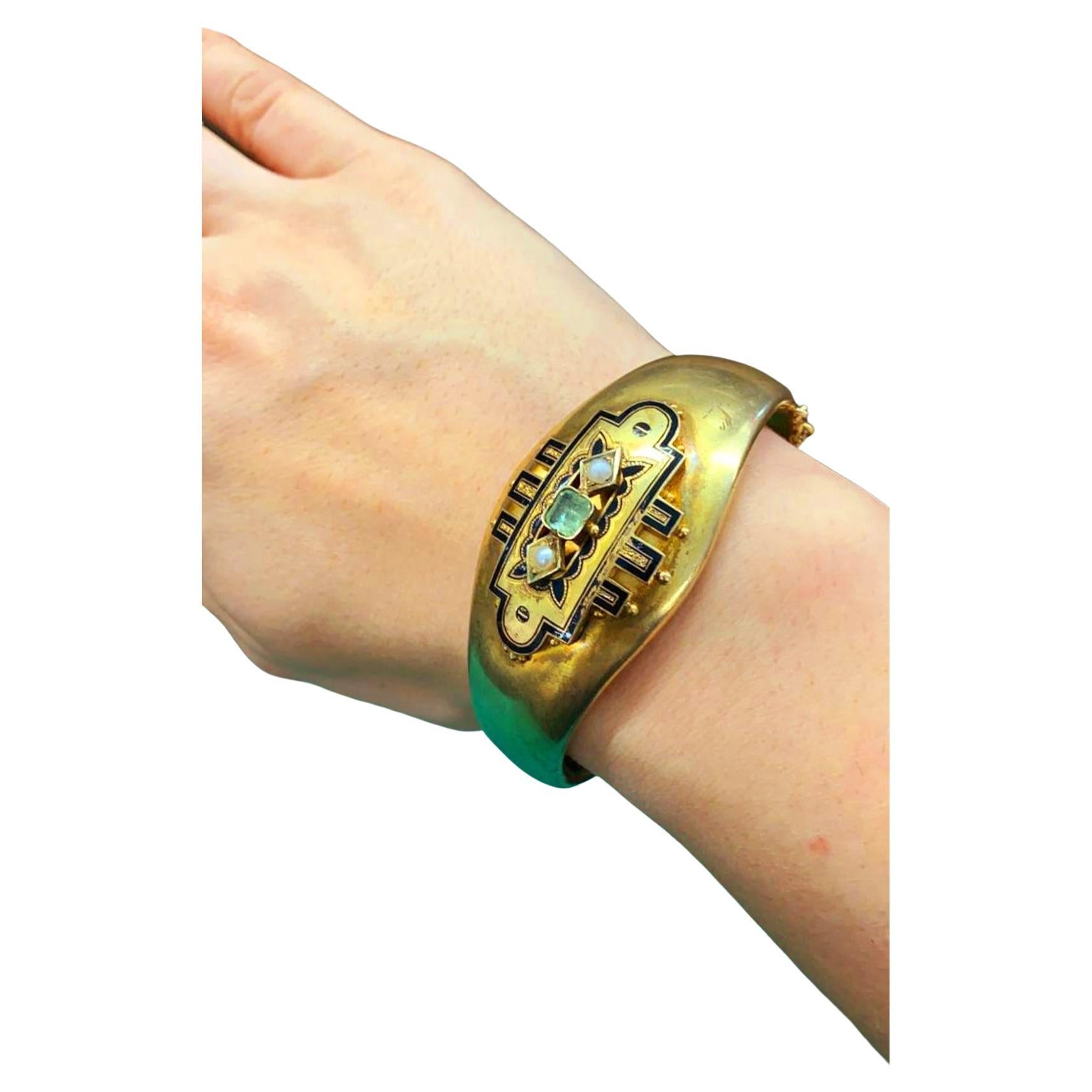 Women's Antique Austro Hungerian Empire Emerald Gold Bangle Bracelet For Sale