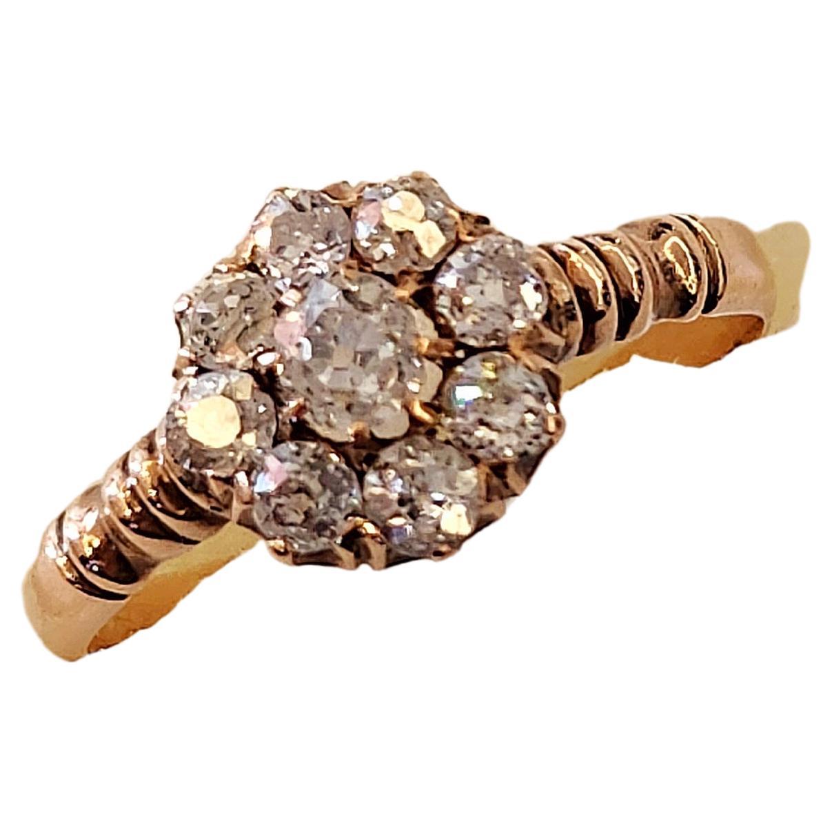 Antiker Goldring mit Diamanten im Minenschliff Damen im Angebot