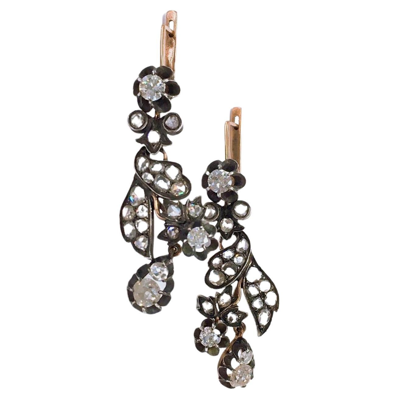 Old Mine Cut Diamond Gold Earrings In Good Condition In Cairo, EG