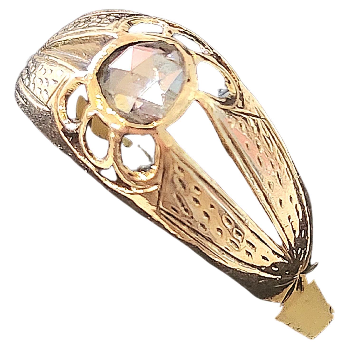Antike Herren Solitär Ring in 14k Gold Einstellung in eingraviert detaillierte Arbeit mit rosa Diamanten Durchmesser von 3mm geschnitten zentriert 