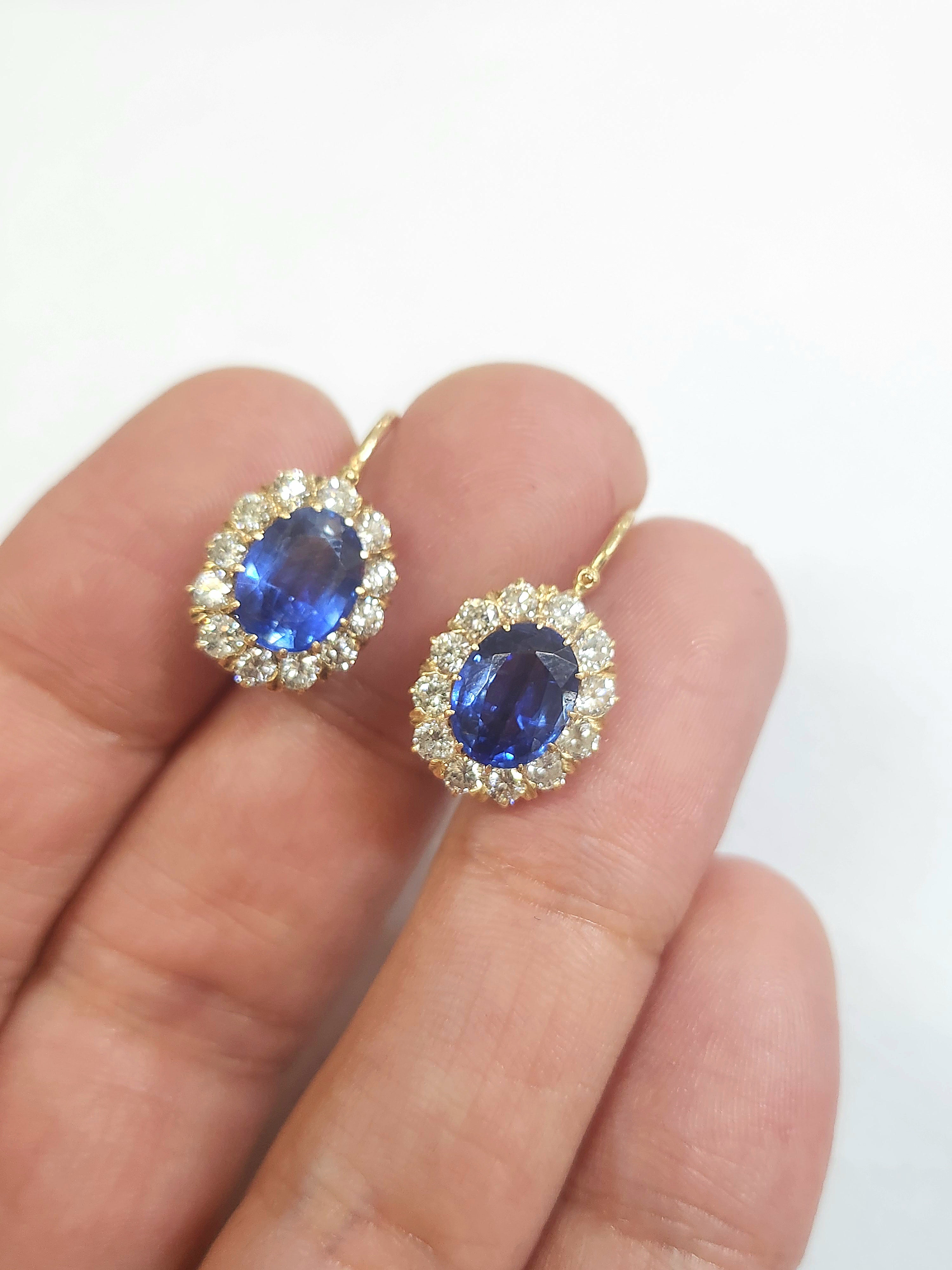 Vintage Old European Cut Diamonds 1.60 Carats And kyanite Gold Earrings In Good Condition For Sale In Cairo, EG