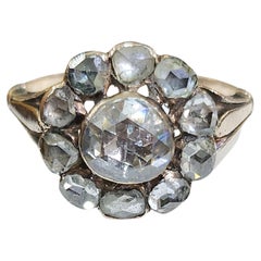 Antiker floraler Goldring mit Cluster-Diamant im Rosenschliff