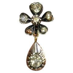 Pendientes colgantes victorianos con un diamante de 1,5 ct de talla rosa, de oro de 18 k, de alrededor de 1859