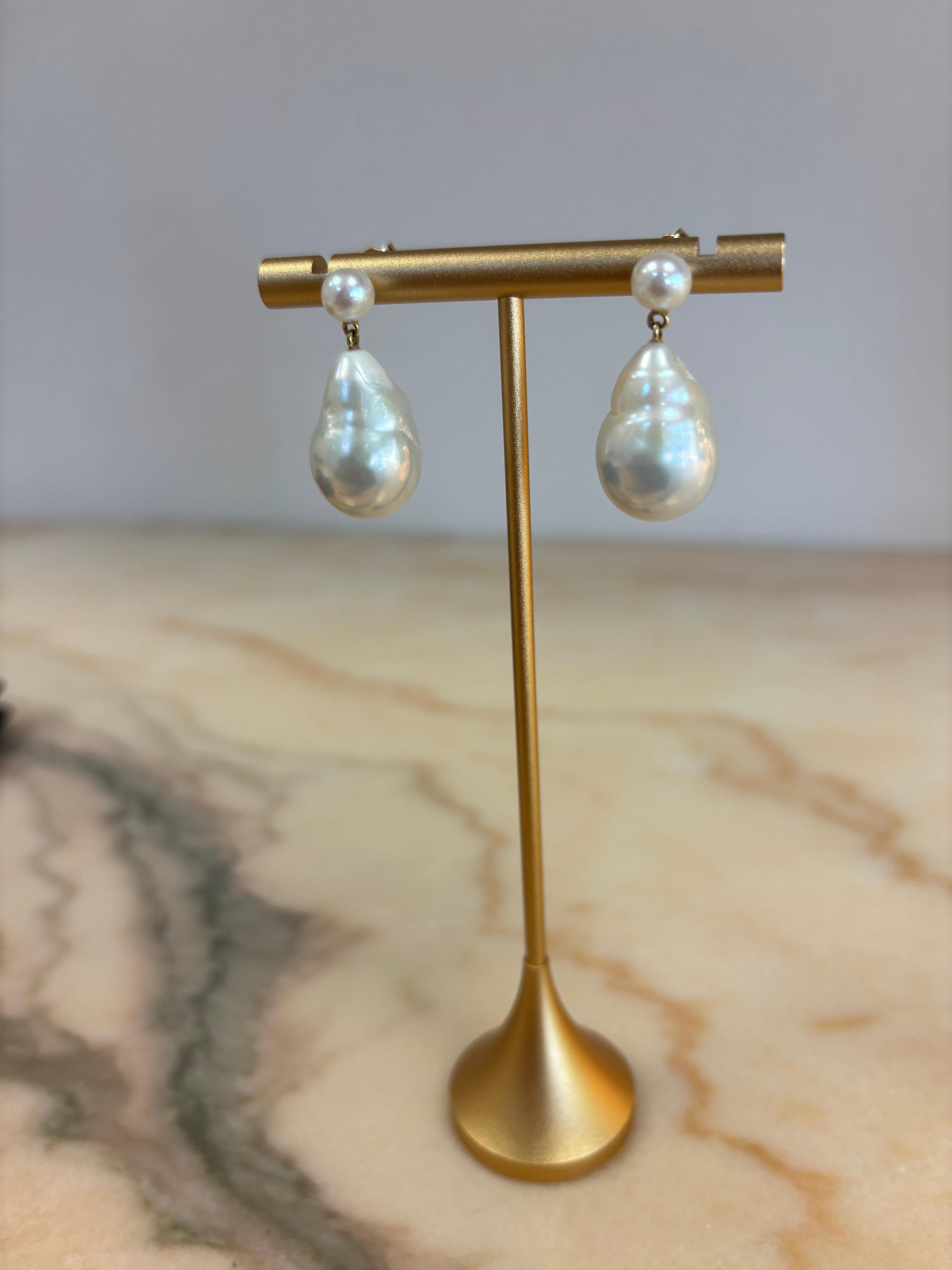 Orecchini con perle barocche a doppia goccia, oro 18 carati in vendita 2