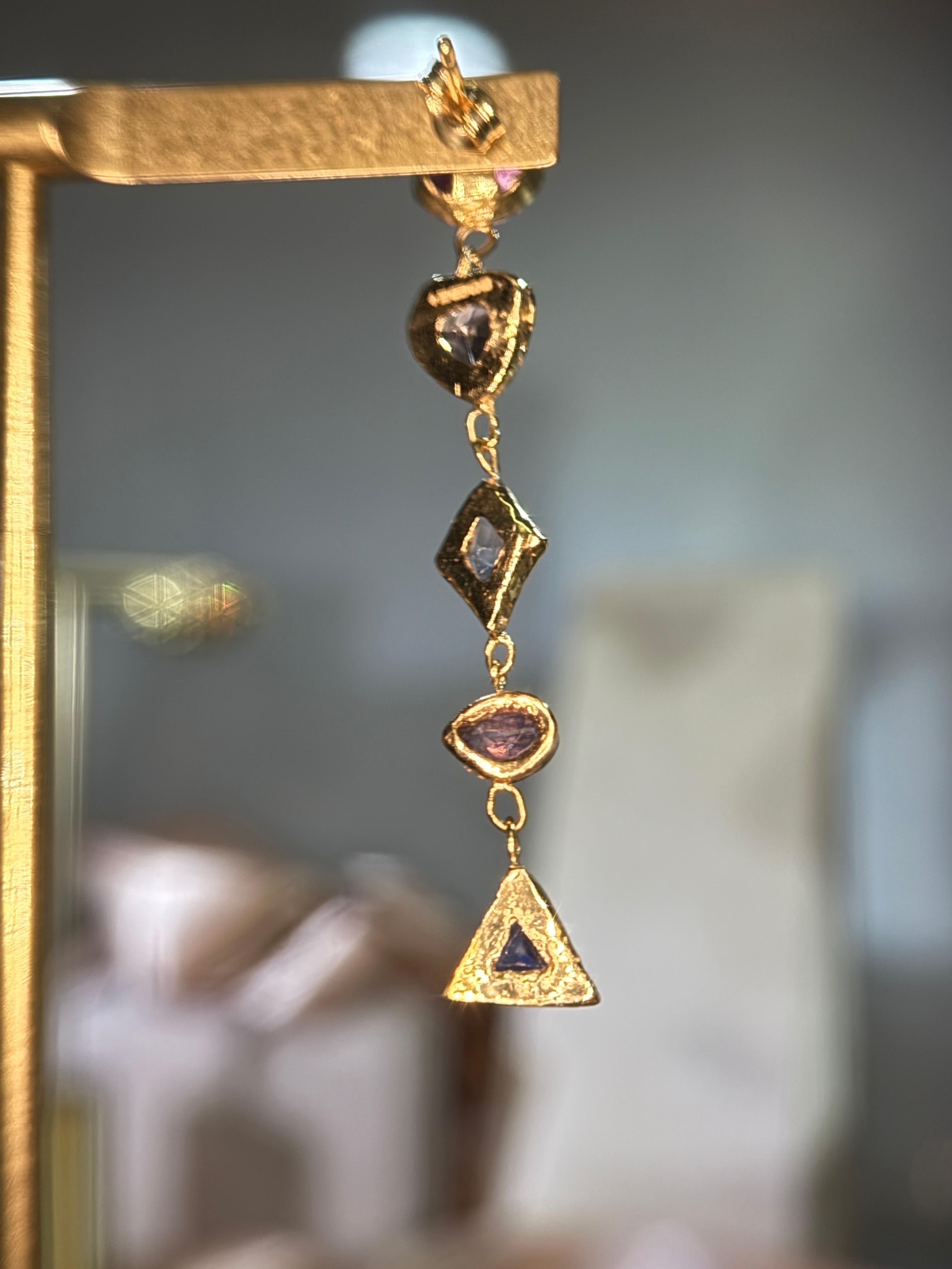 Orecchini a losanga con zaffiri geometrici e tormalina Leto Lama in oro 18 carati In condizioni Nuovo in vendita a London, GB