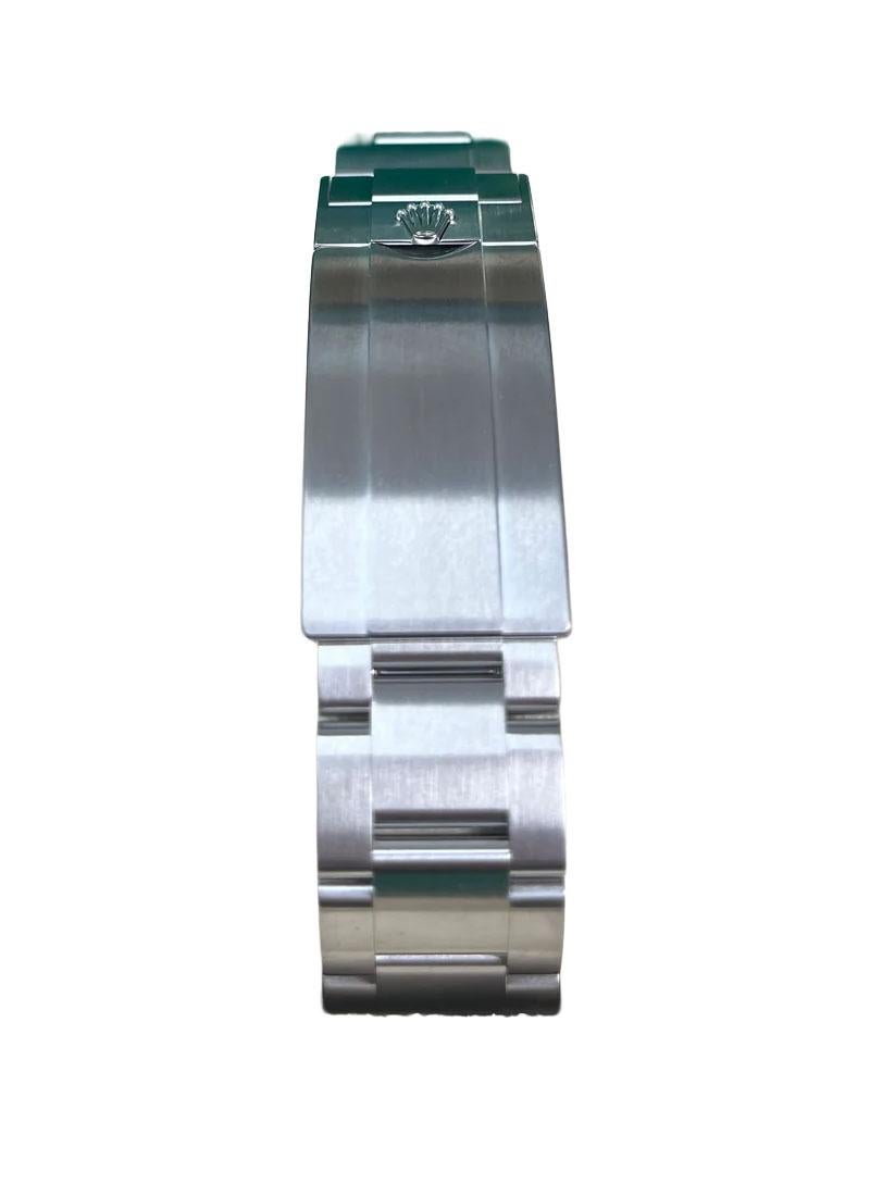Rolex Submariner 41 mm - Orologio con data in acciaio inossidabile - Quadrante nero (Ref# 126610LN) in vendita 4