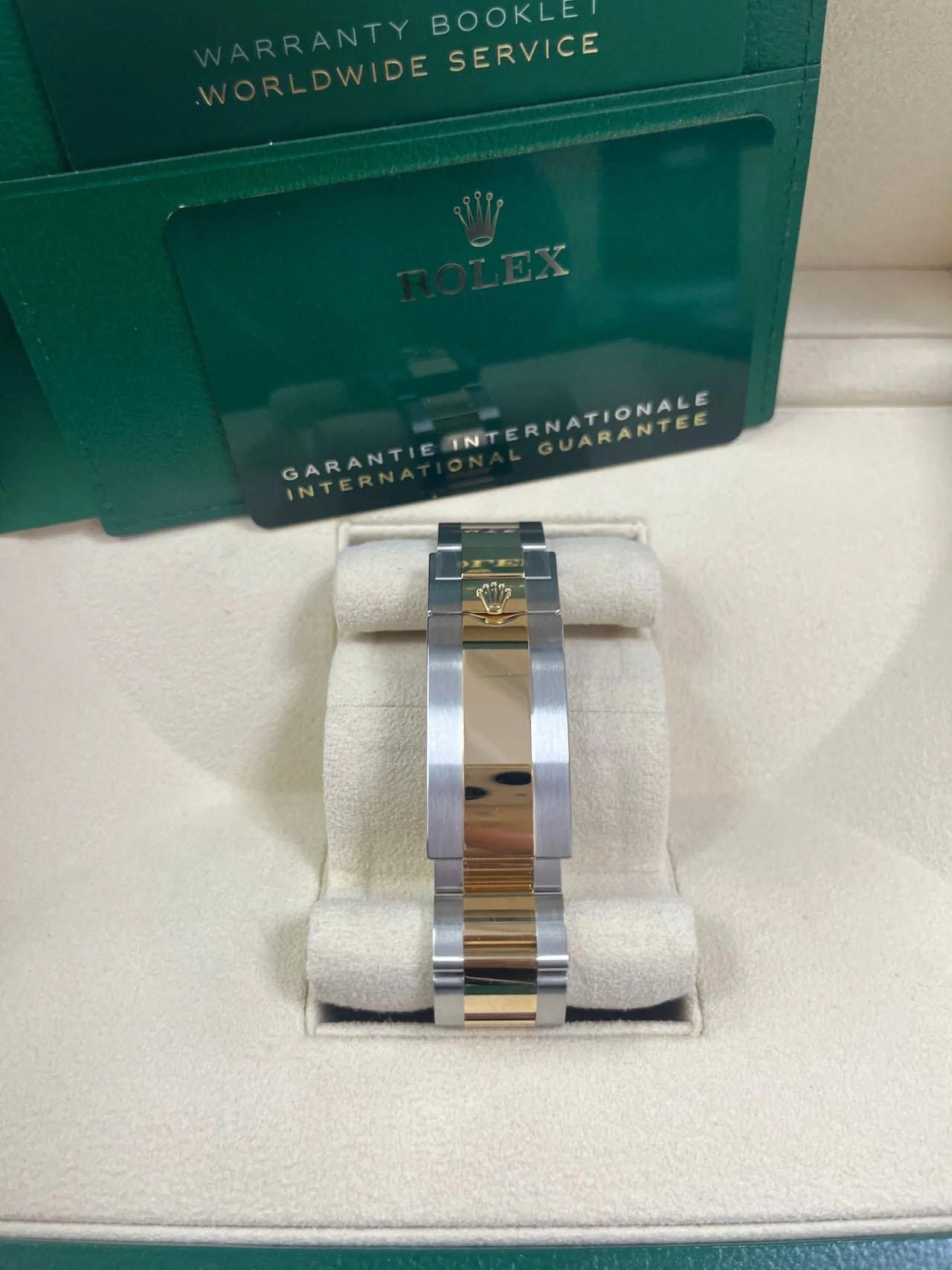 Rolex Submariner in oro e acciaio - Quadrante blu - Lunetta in ceramica (Ref# 126613LB) in vendita 3