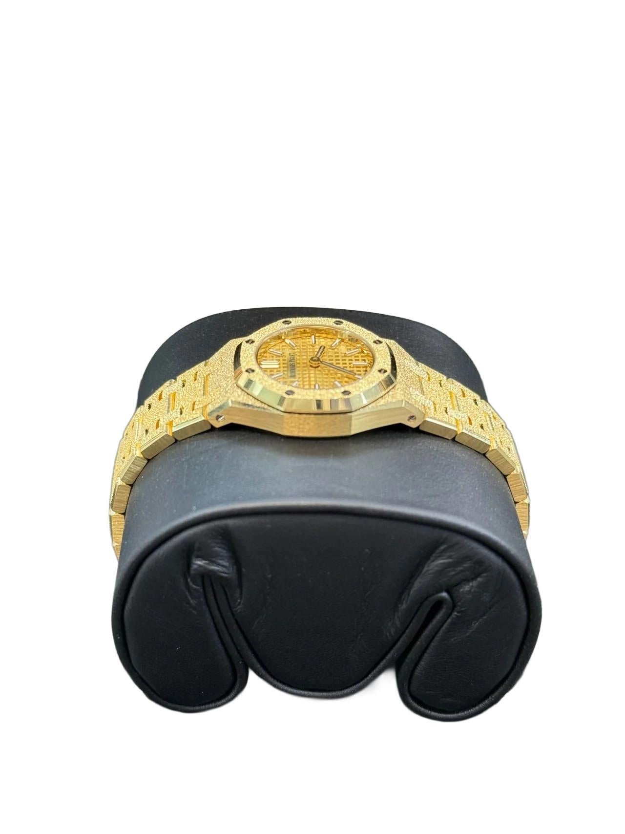 Audemars Piguet Royal Oak Mini Quartz or jaune givré 67630BA.GG.1312BA.01 en vente 7