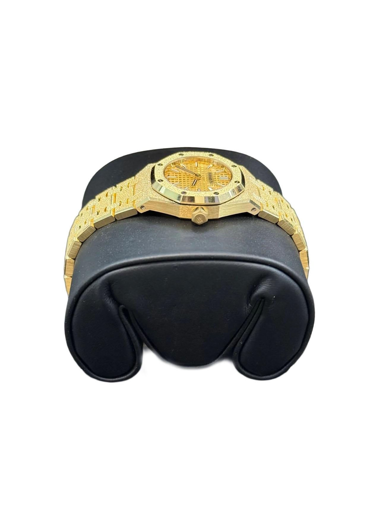 Audemars Piguet Royal Oak Mini Quartz or jaune givré 67630BA.GG.1312BA.01 en vente 6