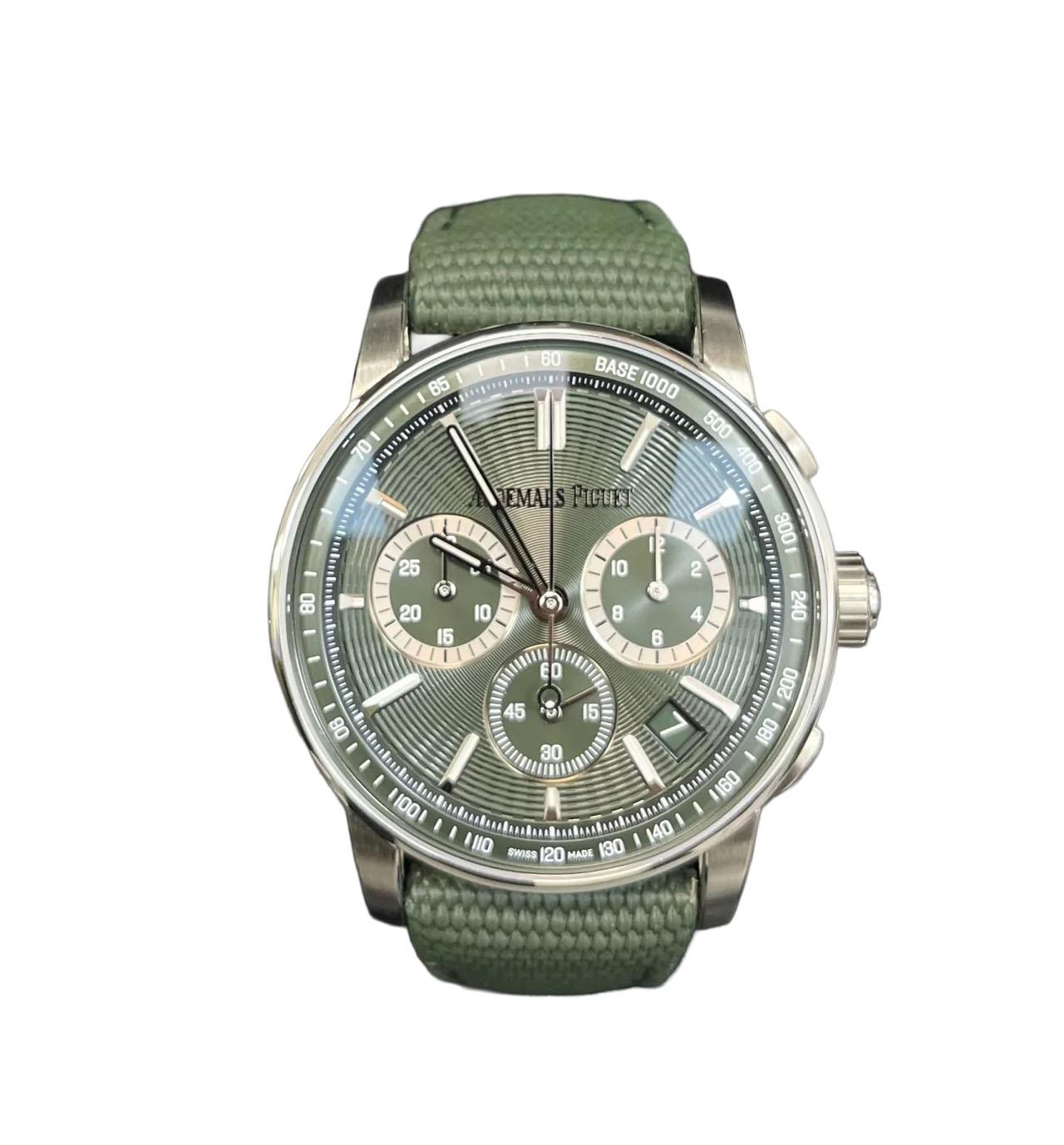 El Audemars Piguet Código 11.59 Verde Cronógrafo automático de 41 mm (referencia 26393ST.OO.A056KB.01) ejemplifica la refinada artesanía relojera combinada con la estética contemporánea. Fabricada en robusto acero inoxidable, la caja de 41 mm