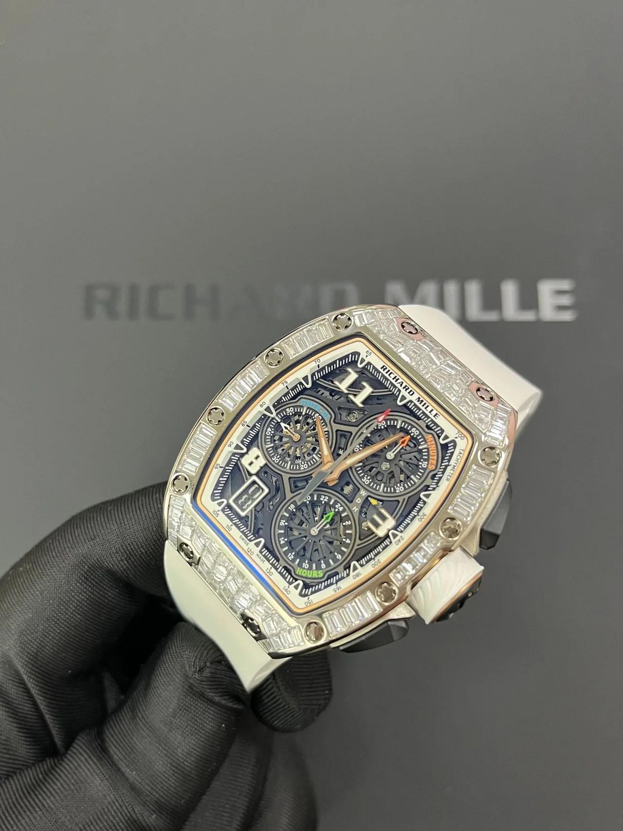 De los hombres Richard Mille RM 72-01 Cronógrafo Automático Oro Blanco con Diamantes Baguette en venta