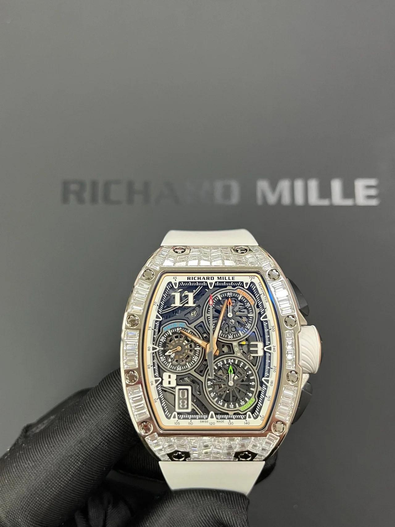 Richard Mille RM 72-01 Cronógrafo Automático Oro Blanco con Diamantes Baguette en venta 1
