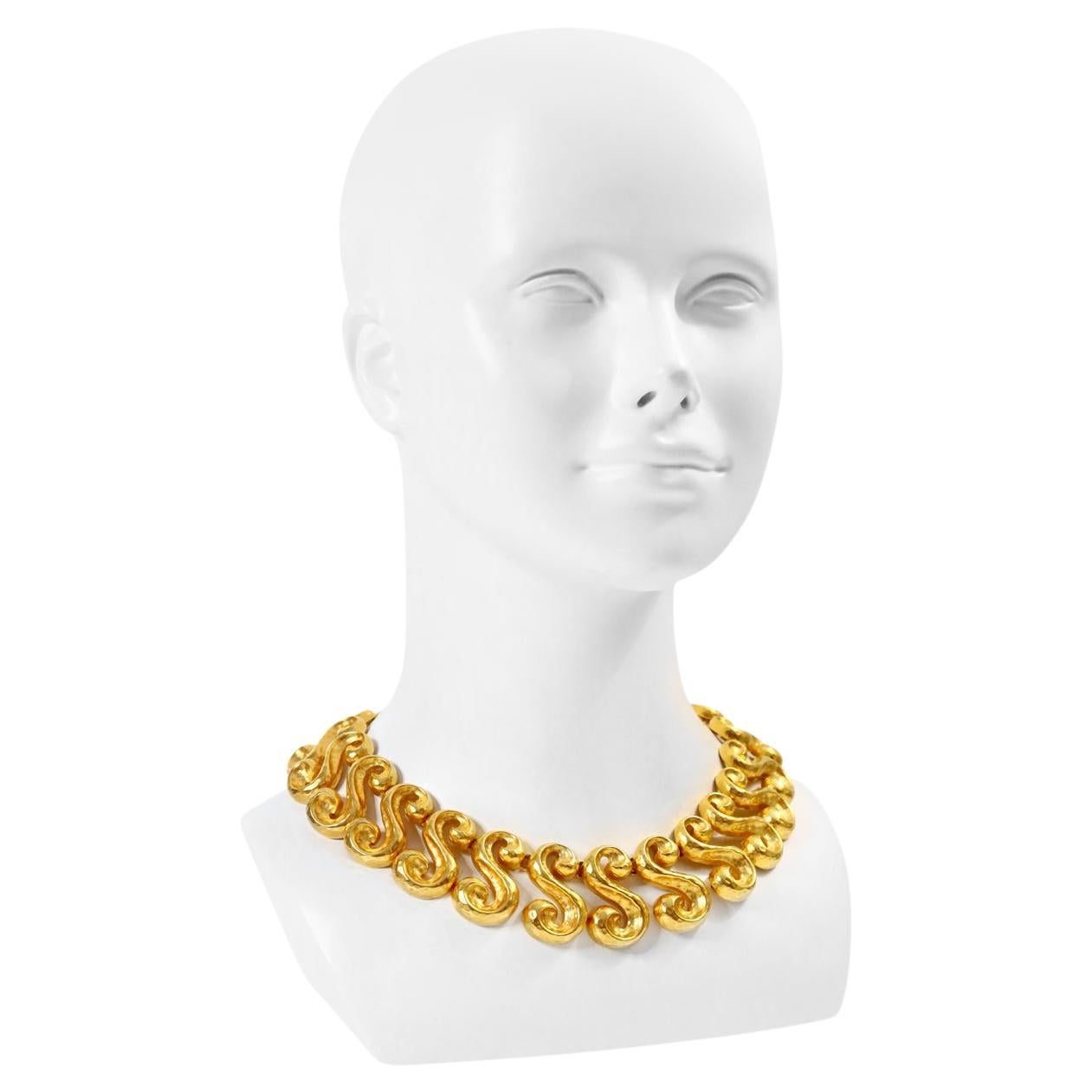 Vintage Hammered Gold Tone Swirl Shape Necklace