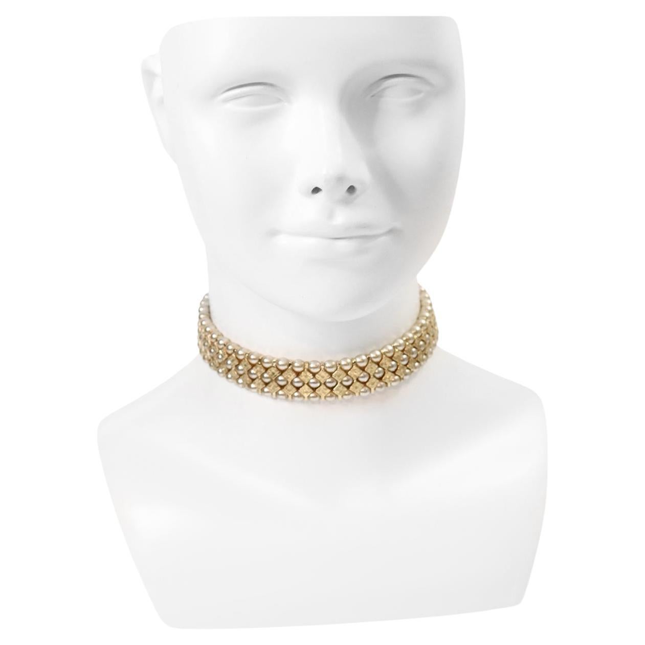 Vintage St. John Gold Tone Mit Faux Perlen Choker circa 1990er Jahre
