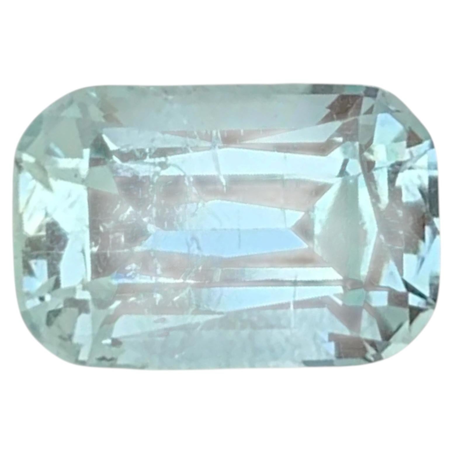 Stunning 2.75ct Untreated Light Blue Aquamarine Gemstone, Pakistan For Sale