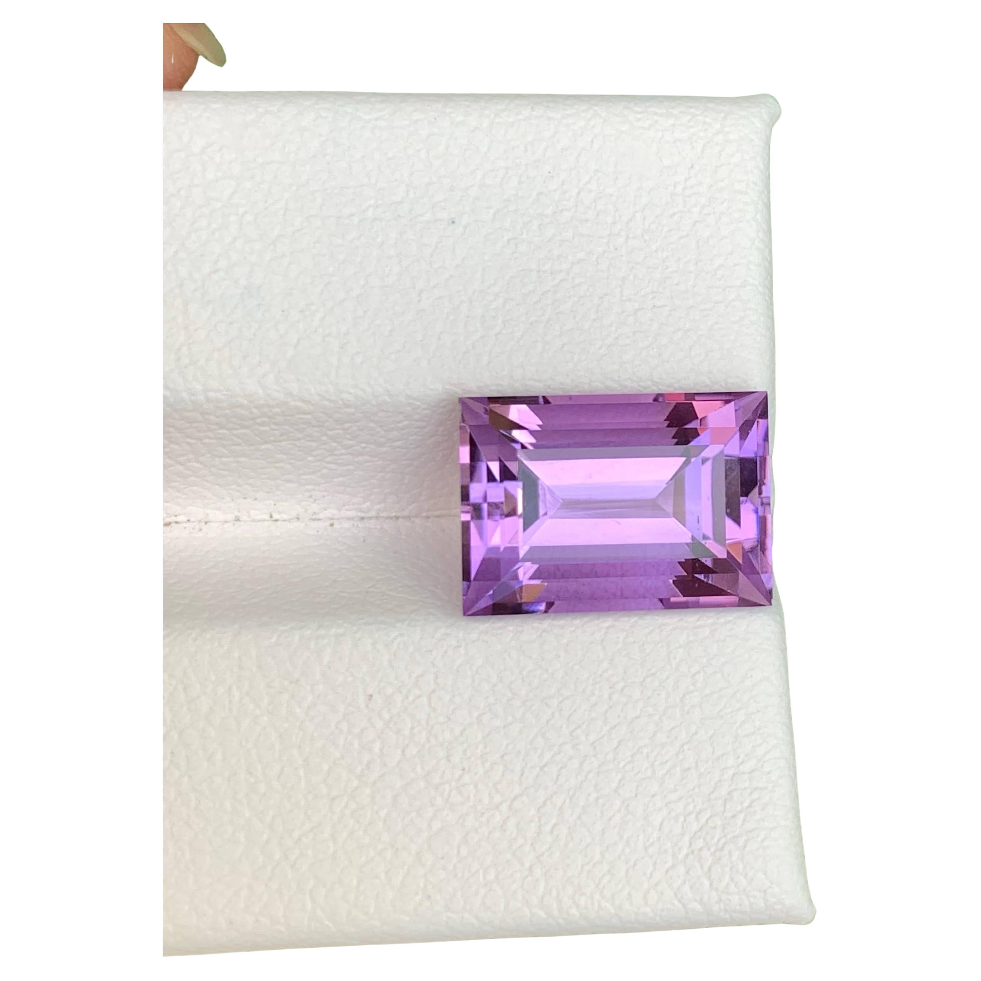 Peso 5,60 quilates
Dimensiones 12,6x8,8x7,3 mm
Tratamiento Ninguno
Origen Brasil
Claridad Lupa Limpia
Forma Rectangular 
Baguette cortada
NA


Esta gema de Amatista natural de 5,60 quilates es un sorprendente ejemplo de artesanía y belleza