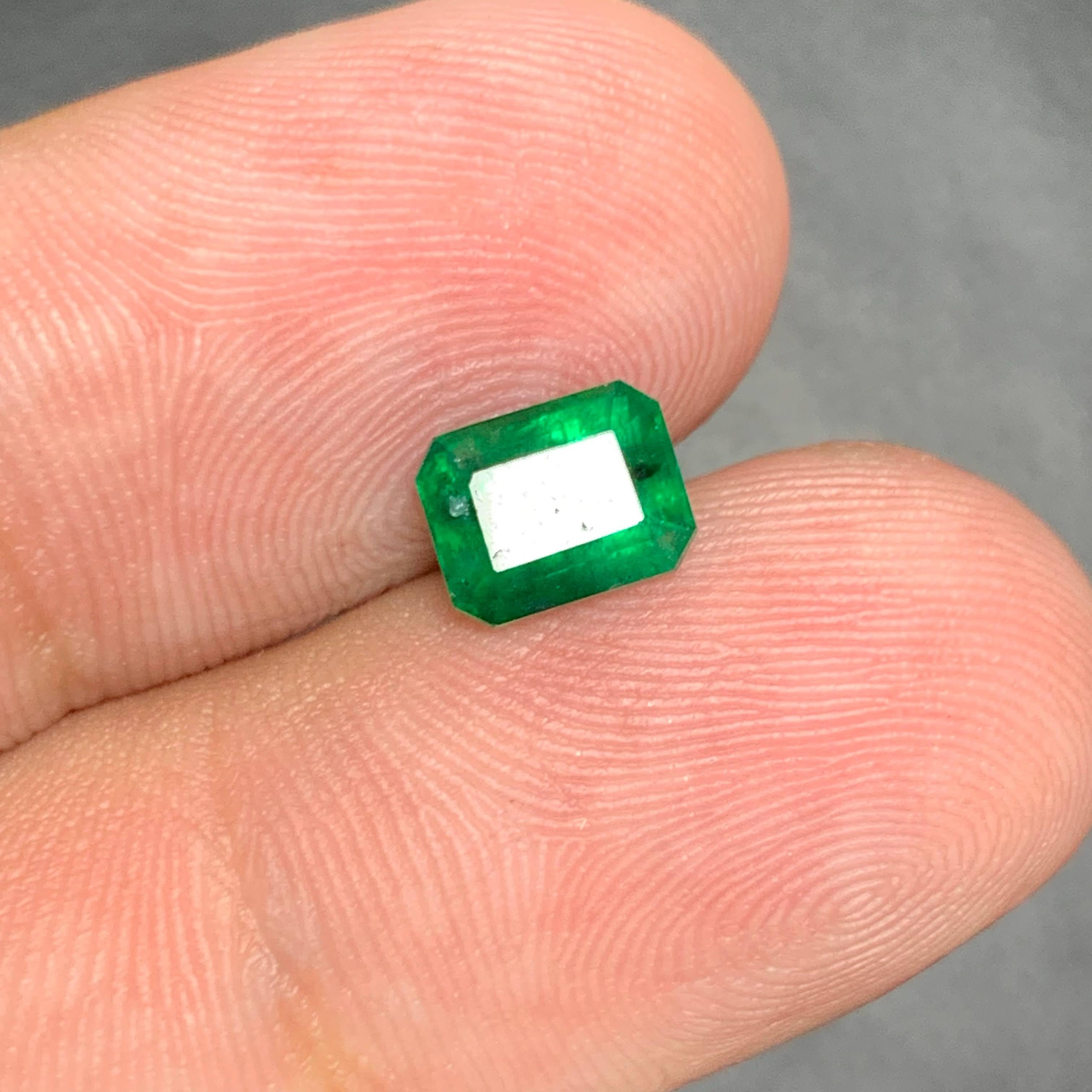 1,40 Karat Loser Lebendiger Grüner Smaragd Stein Smaragd Schliff Edelstein Aus Swat Pakistan im Angebot 2