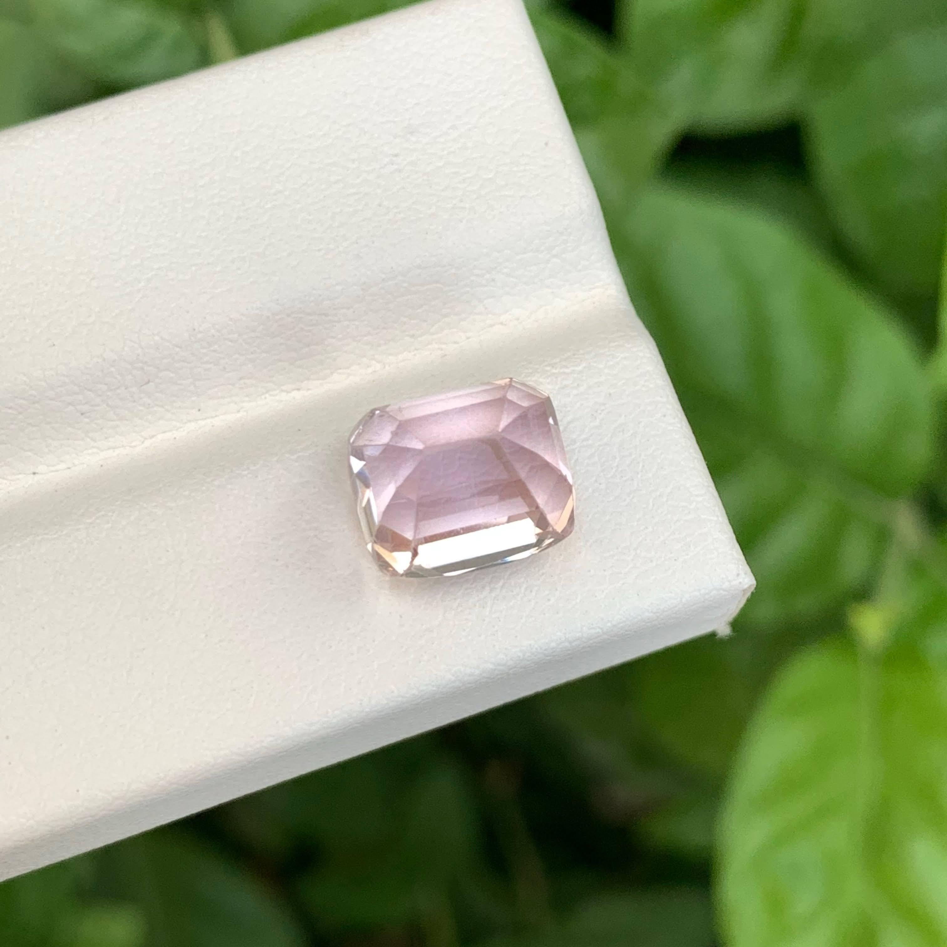Moderno 7.20 carati di Kunzite rosa sciolta, taglio a cuscino, gemma naturale afgana in vendita