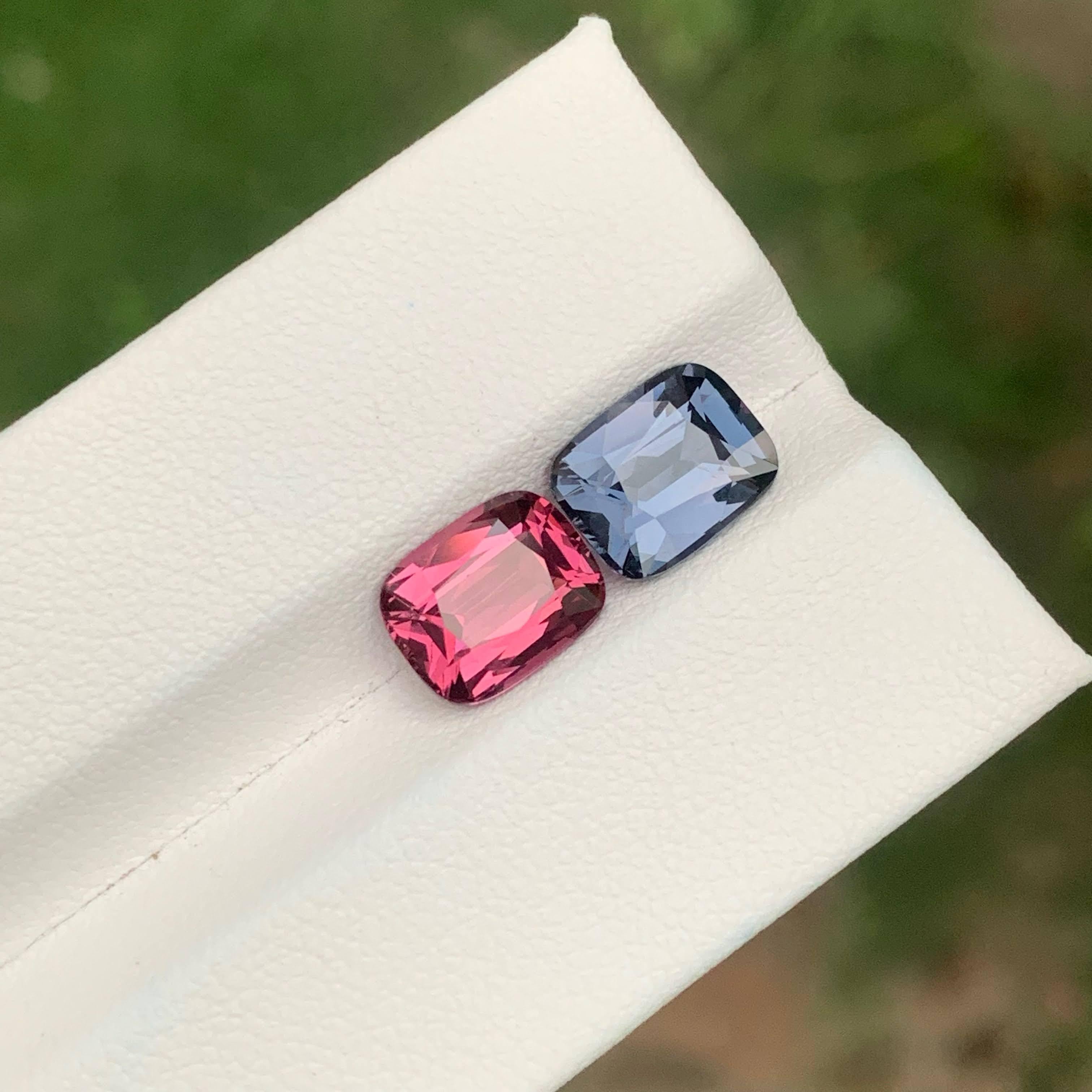 Taille coussin 4.96 Carat Loose Opposite Color Spinel Pair Cushion Cut Natural Tanzanian Gems en vente