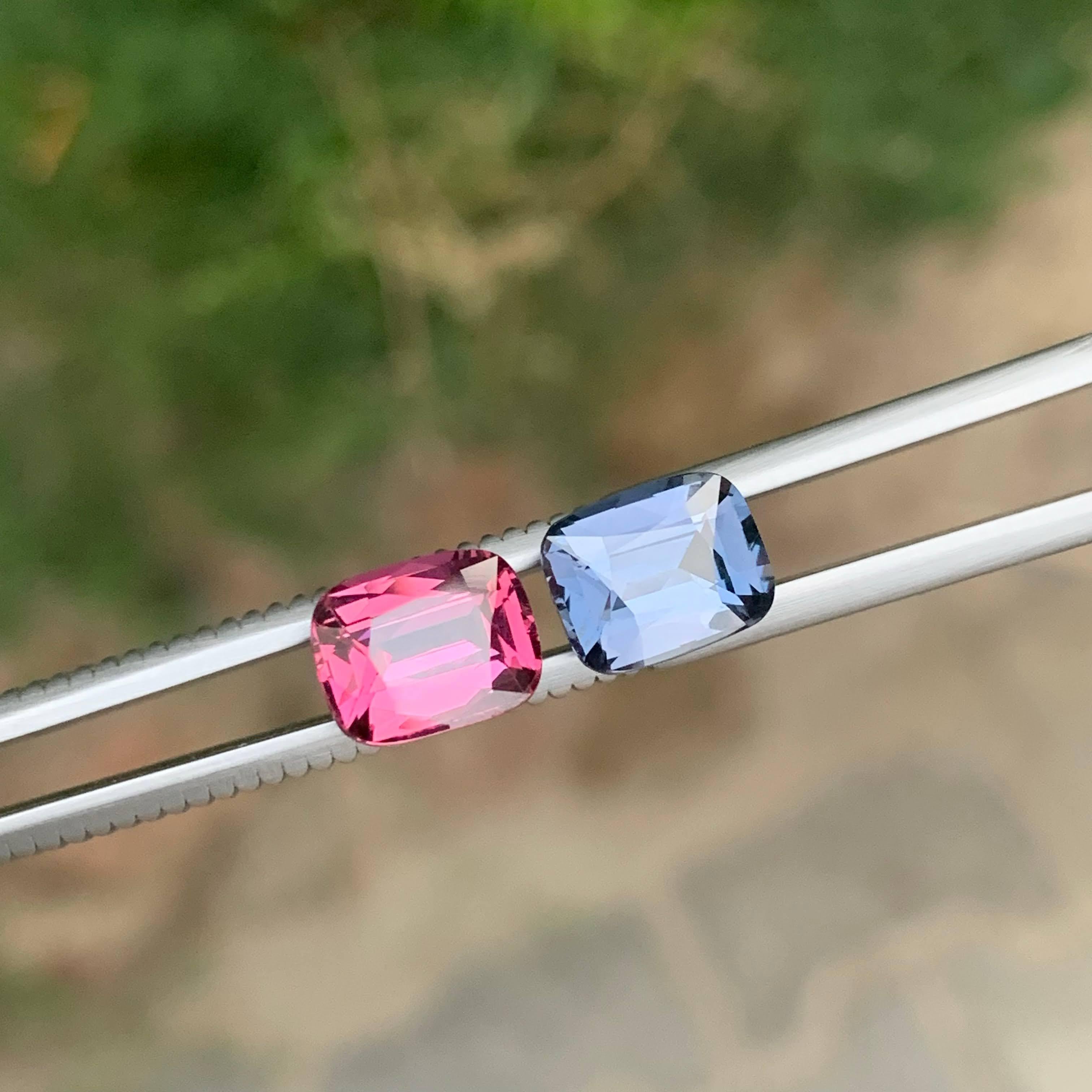 4.96 Carat Loose Opposite Color Spinel Pair Cushion Cut Natural Tanzanian Gems Unisexe en vente
