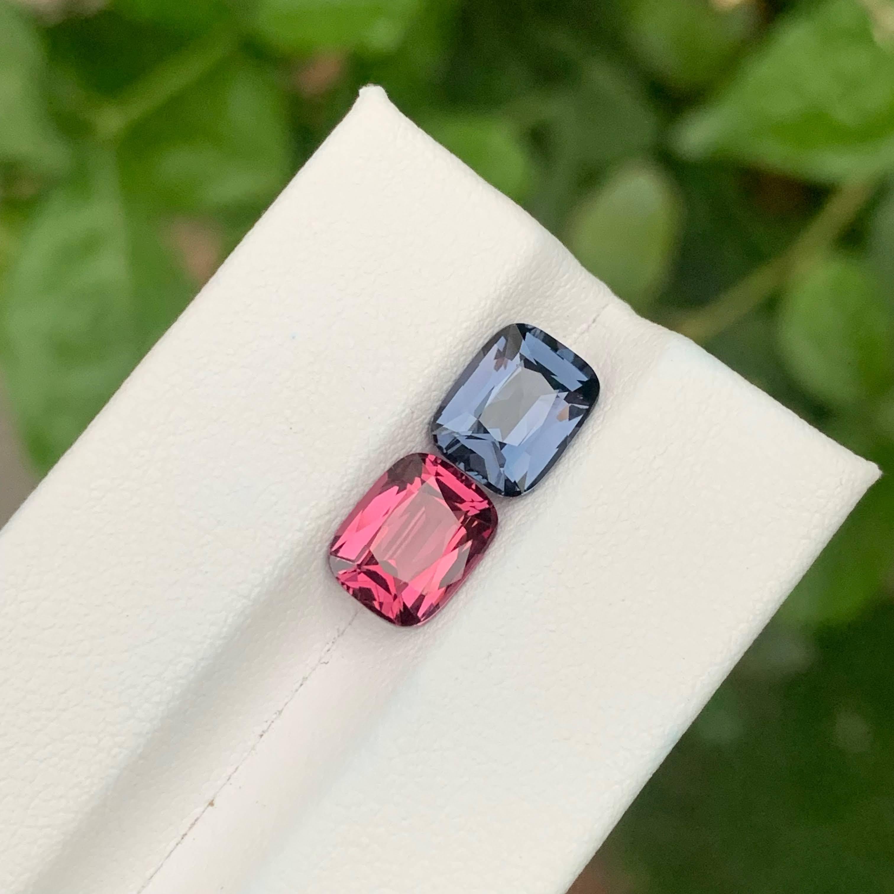 4.96 Carat Loose Opposite Color Spinel Pair Cushion Cut Natural Tanzanian Gems en vente 4