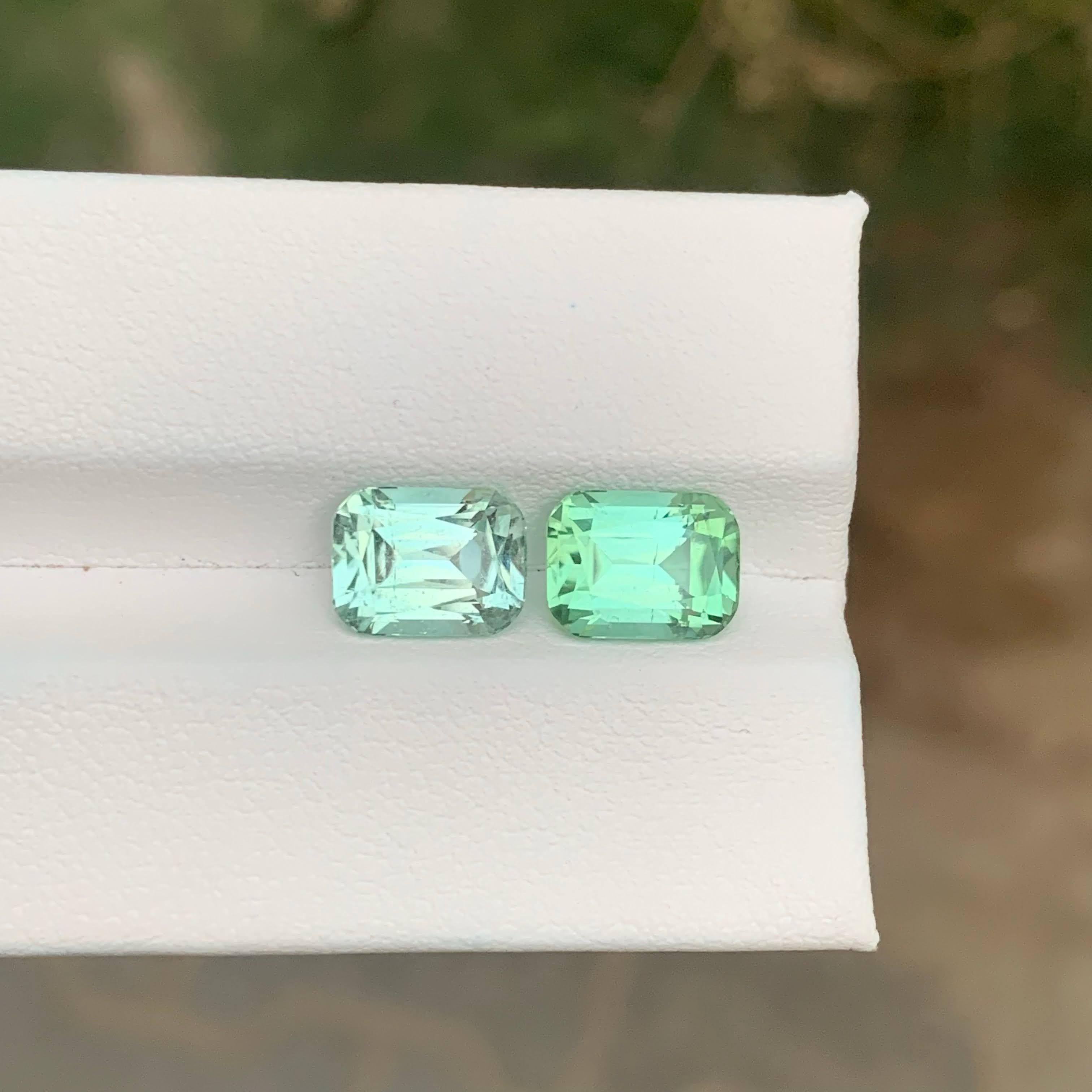 Moderne 5.30 Carat Loose Mismatch Color Tourmaline Pair Cushion Cut Natural Afghan Gems en vente