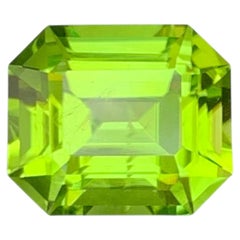 3.75 Carat Natural Loose Apple Green Peridot For Ring Pakistan Gemstone
