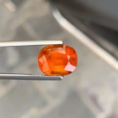 Pietra preziosa africana: granato hessonite naturale da 5,35 carati, taglio a cuscino